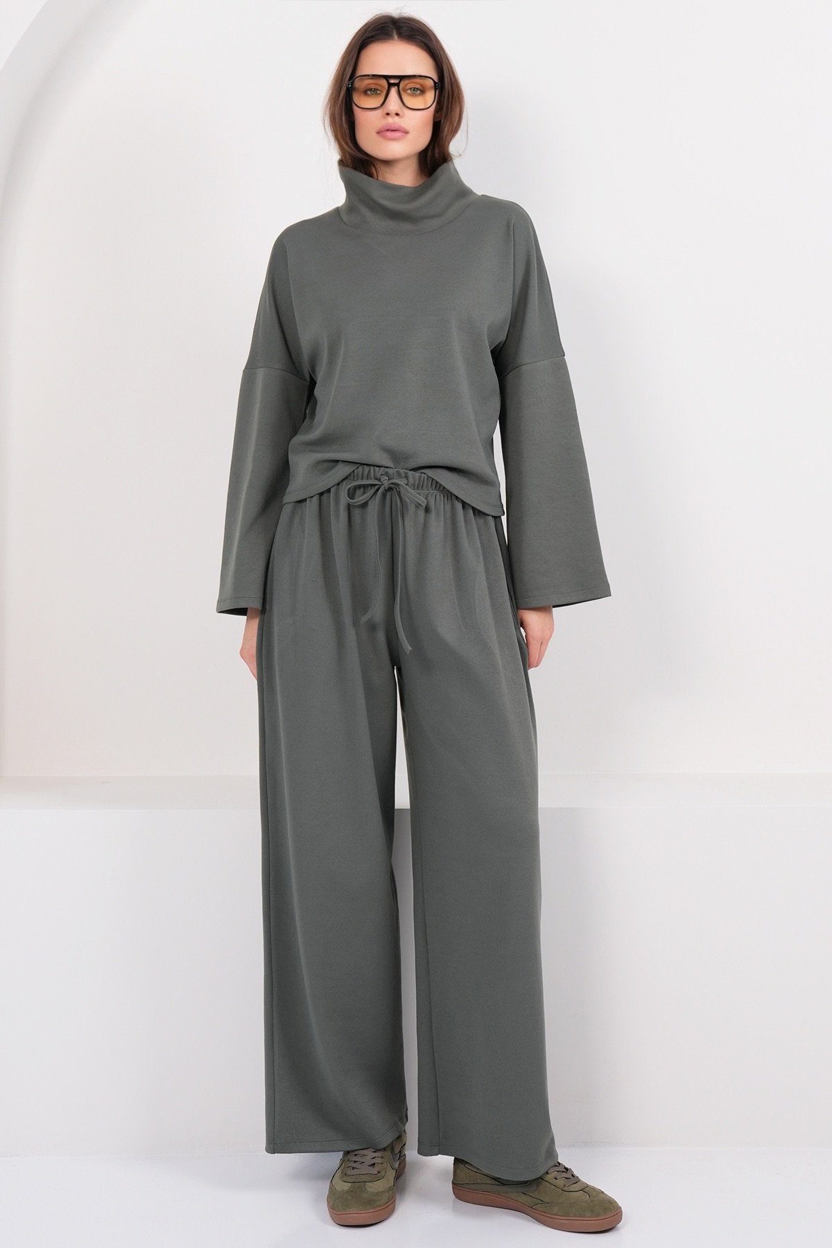Kadın Haki Balıkçı Yaka Oversize Bluz Ve Çift Cepli Palazzo Pantolon Takım Alc-X14836