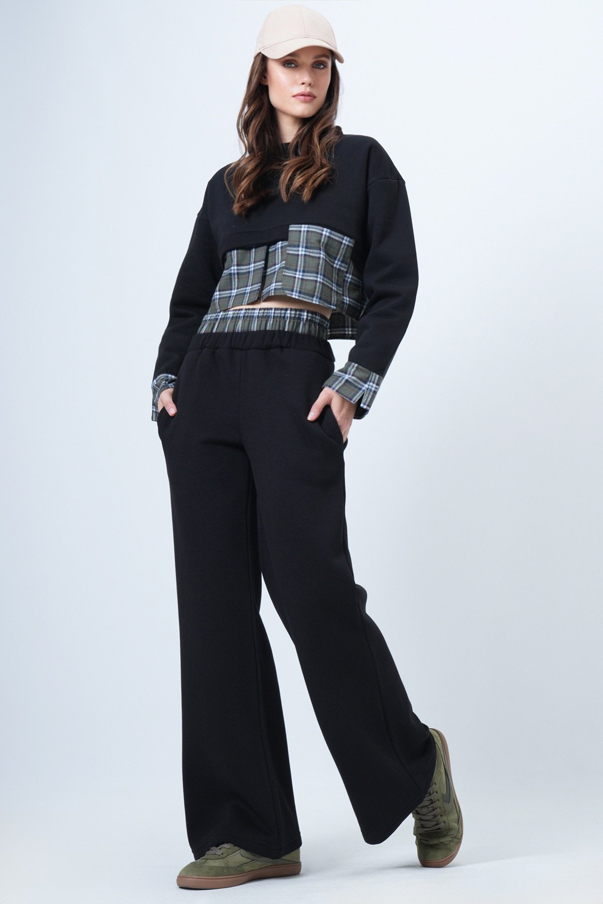 Kadın HAKİ-SİYAH Ekose Detaylı Sweatshirt Ve Geniş Paça Pantolon Takım VS01524