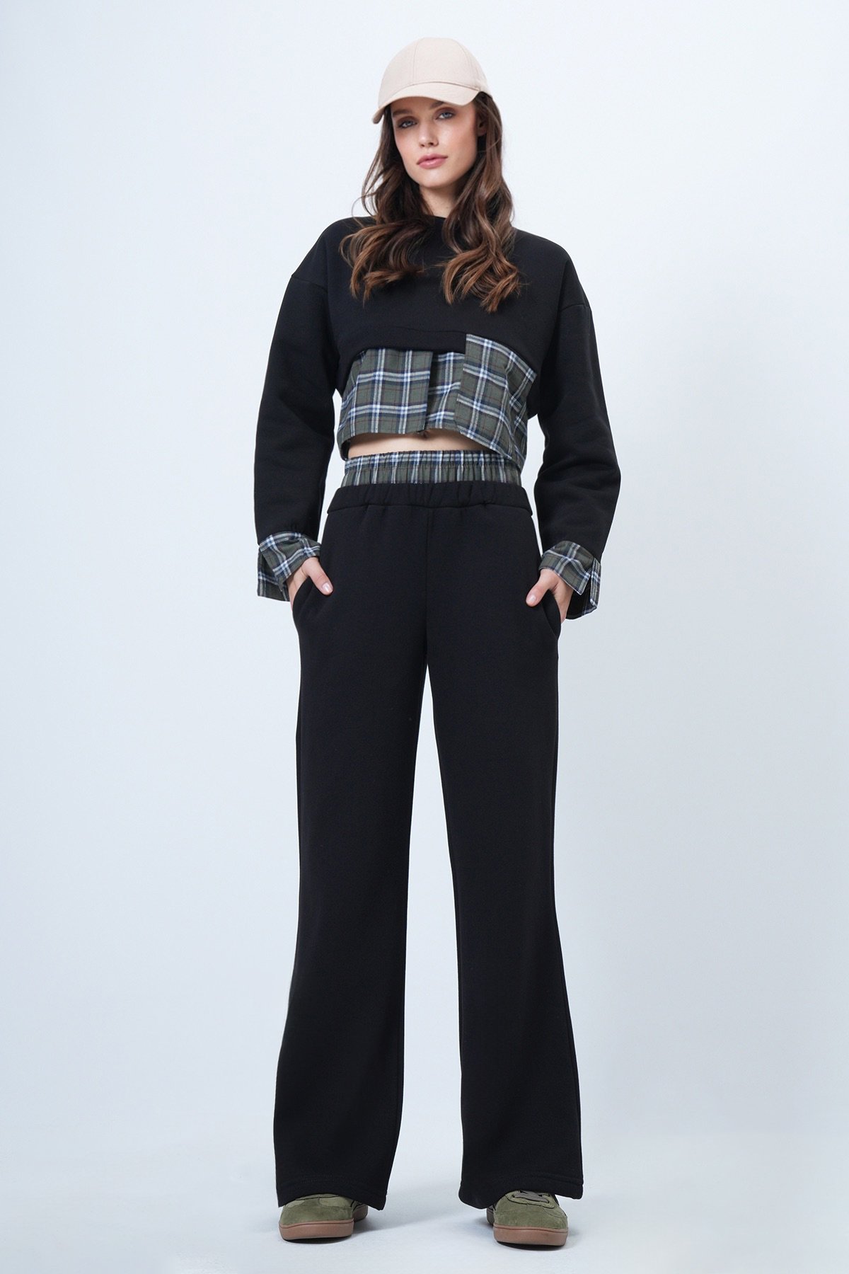 Kadın HAKİ-SİYAH Ekose Detaylı Sweatshirt Ve Geniş Paça Pantolon Takım VS01524