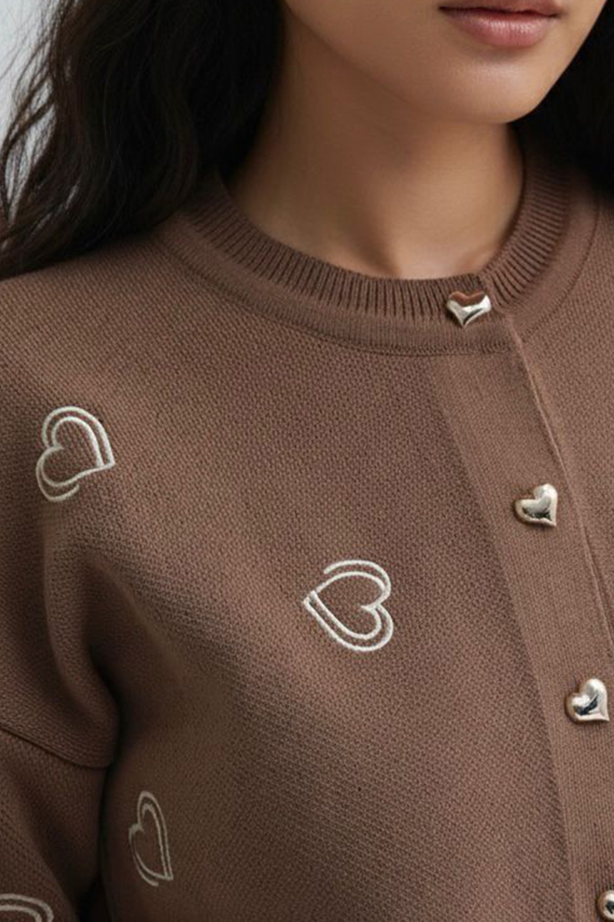 Kadın Kahve Bisiklet Yaka Kalp Nakışlı Triko Hırka Alc-X14756
