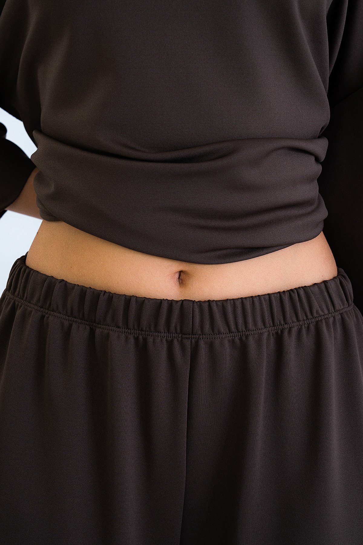 Kadın Kahverengi Bisiklet Yaka Truvakar Kol Modal Bluz Ve Çift Cepli Pantolon Takım Alc-X15234