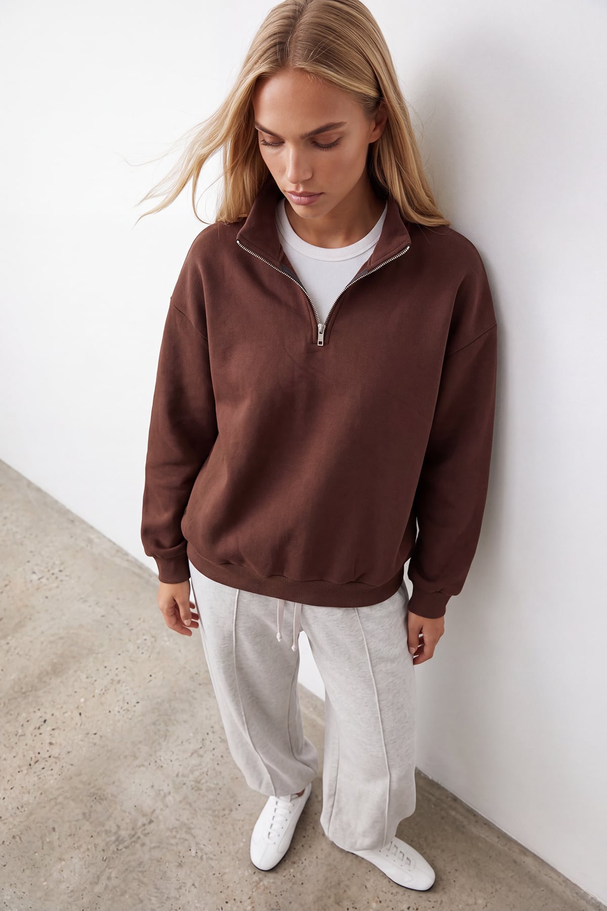 Kadın Kahverengi Dik Yaka Fermuarlı 3 İplik İçi Şardonlu Oversize Sweatshirt Alc-X15729
