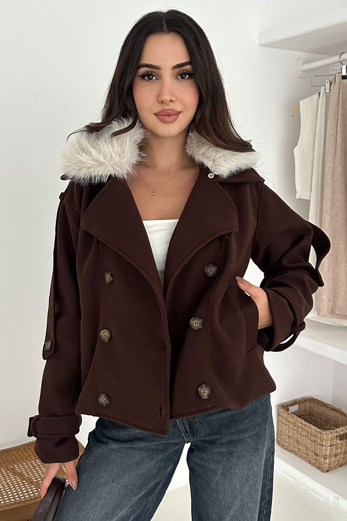 Kadın KAHVERENGİ Düğmeli Kol Detaylı Kürk Yaka Kaşe Kaban VS01573