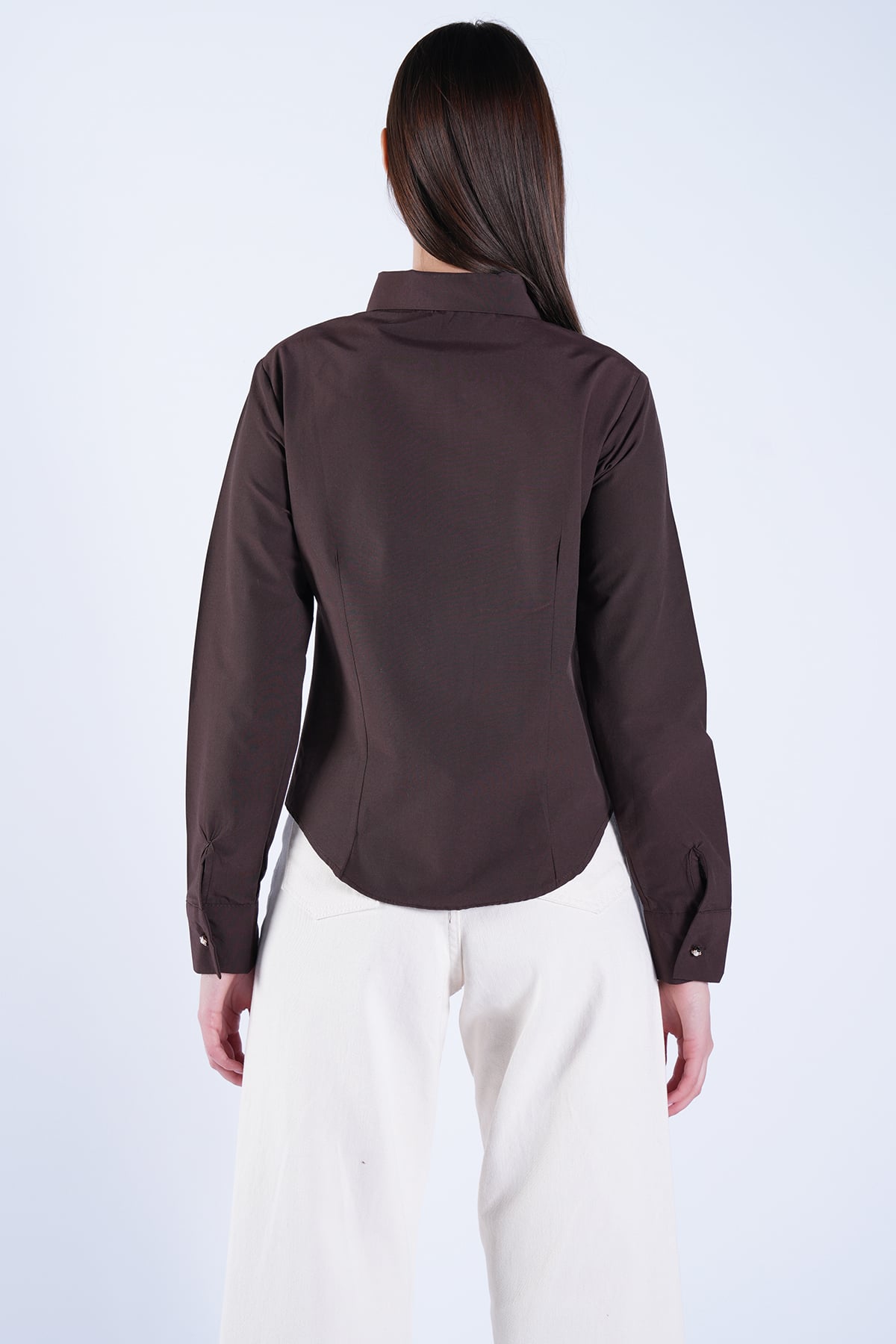 Kadın Kahverengi Gold İnci Düğme Detaylı Pensli Slim Fit Poplin Gömlek Alc-X15114