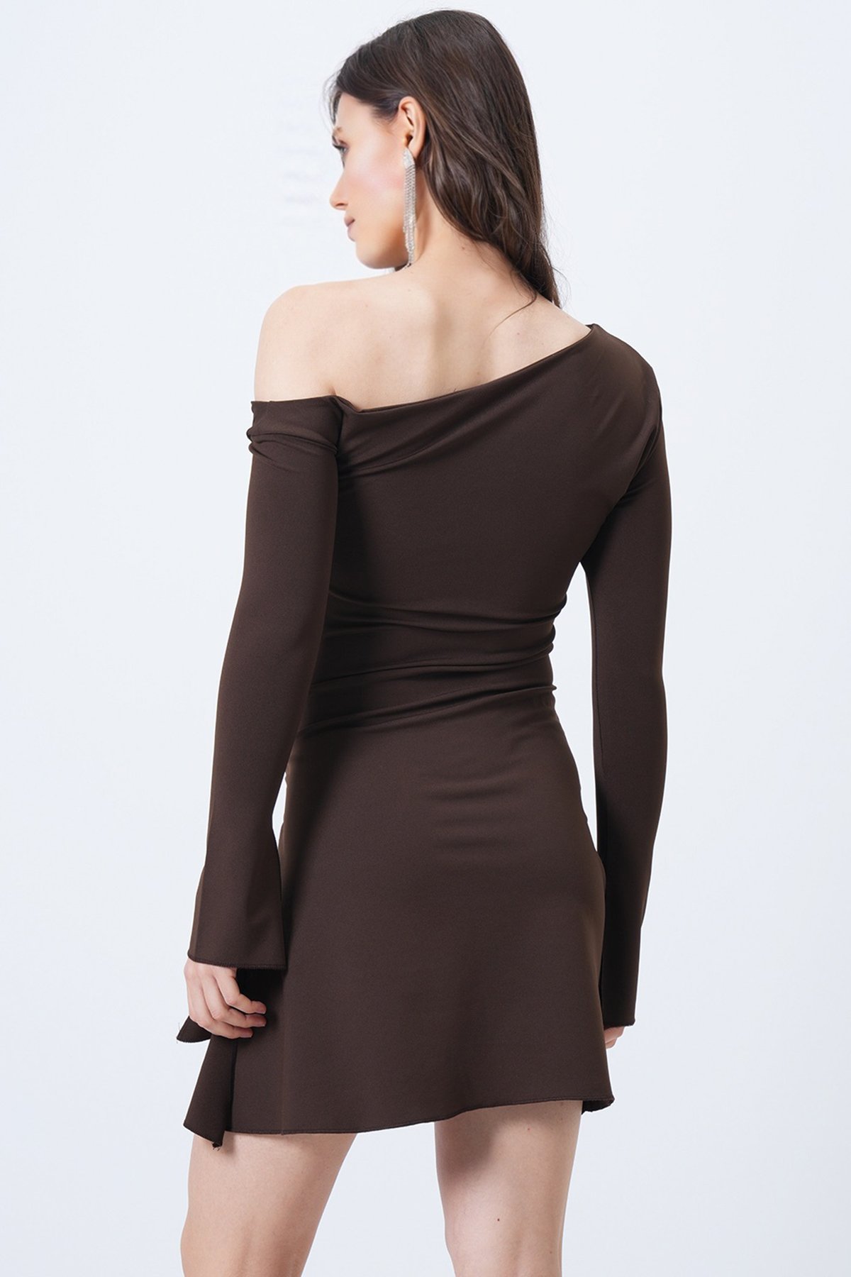 Kadın KAHVERENGİ Kayık Yaka Drapeli Mini Elbise VS01659