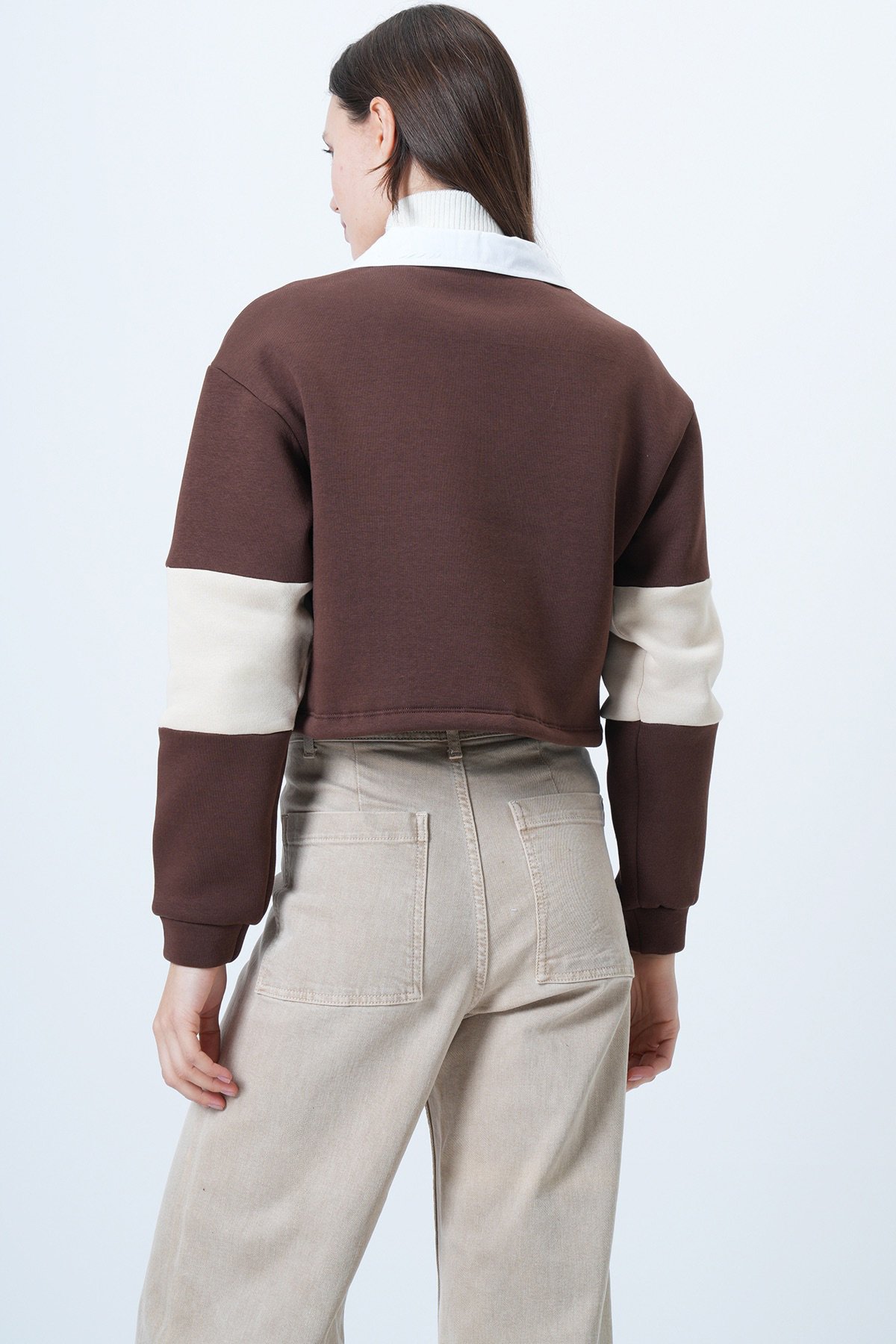 Kadın KAHVERENGİ Renk Bloklu Polo Yaka Sweatshirt VS01549