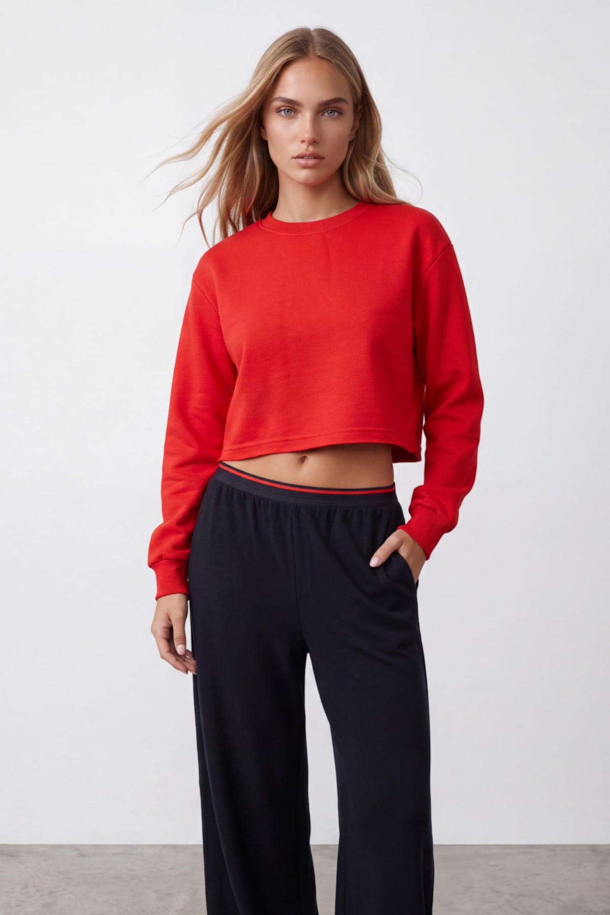 Kadın Kırmızı Bisiklet Yaka Eteği Pis Dikişli 3 İplik İçi Şardonlu Sweatshirt Alc-X15863