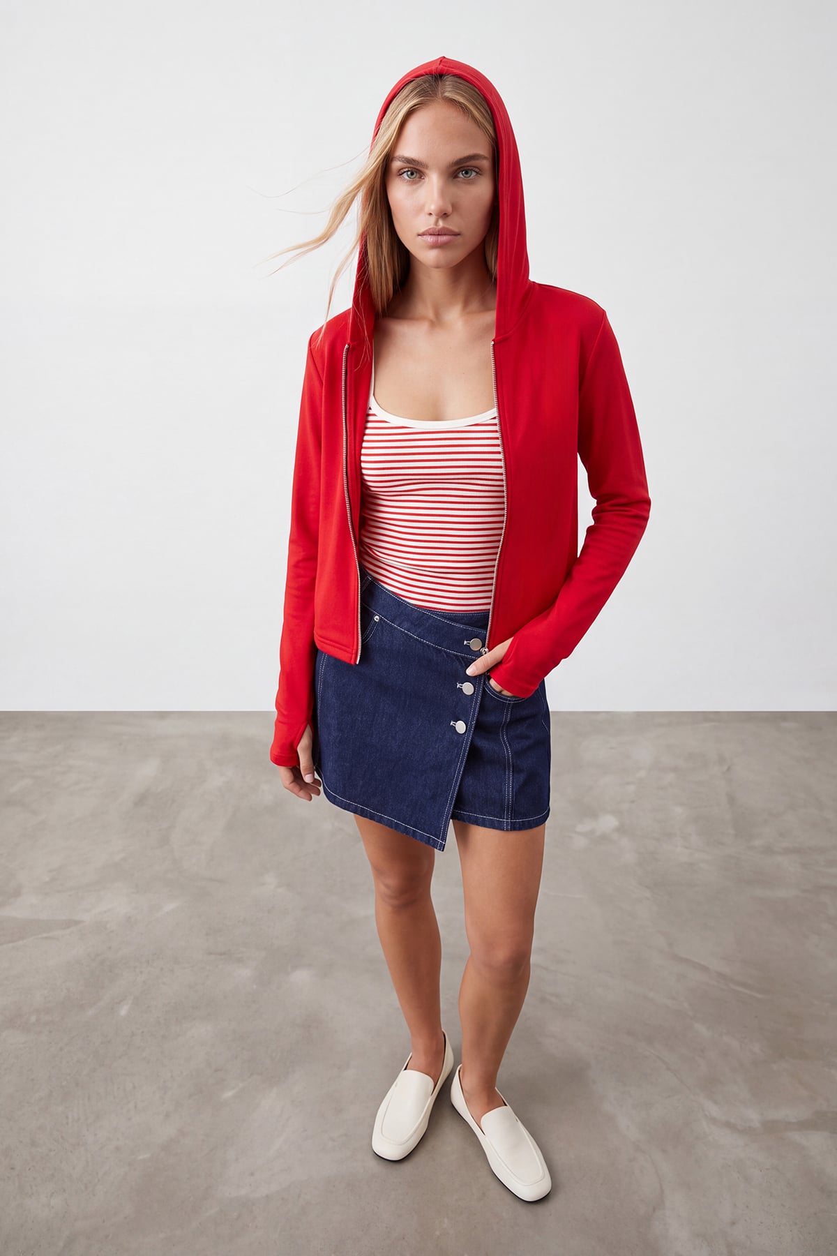 Kadın Kırmızı Çift Cepli Parmak Geçmeli Fermuarlı Kapüşonlu Modal Sweatshirt Alc-X15730