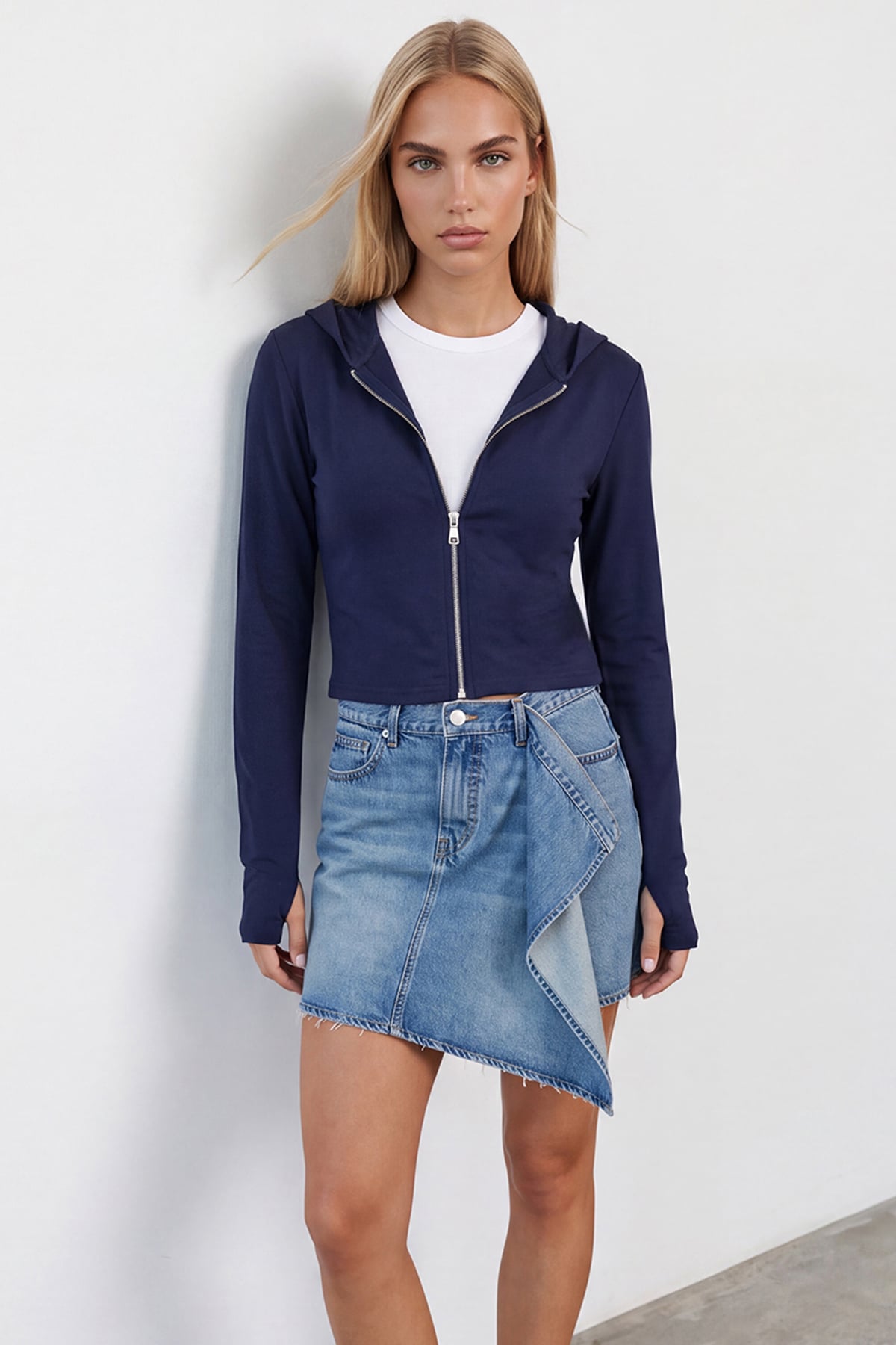 Kadın Lacivert Çift Cepli Parmak Geçmeli Fermuarlı Kapüşonlu Modal Sweatshirt Alc-X15730