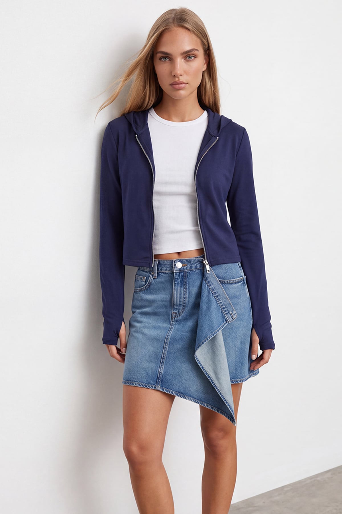 Kadın Lacivert Çift Cepli Parmak Geçmeli Fermuarlı Kapüşonlu Modal Sweatshirt Alc-X15730