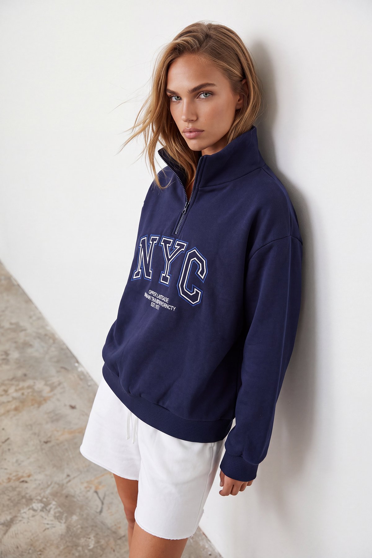 Kadın Lacivert Dik Yaka Fermuarlı 3 İplik İçi Şardonlu Ve Nakışlı Sweatshirt Alc-X15725