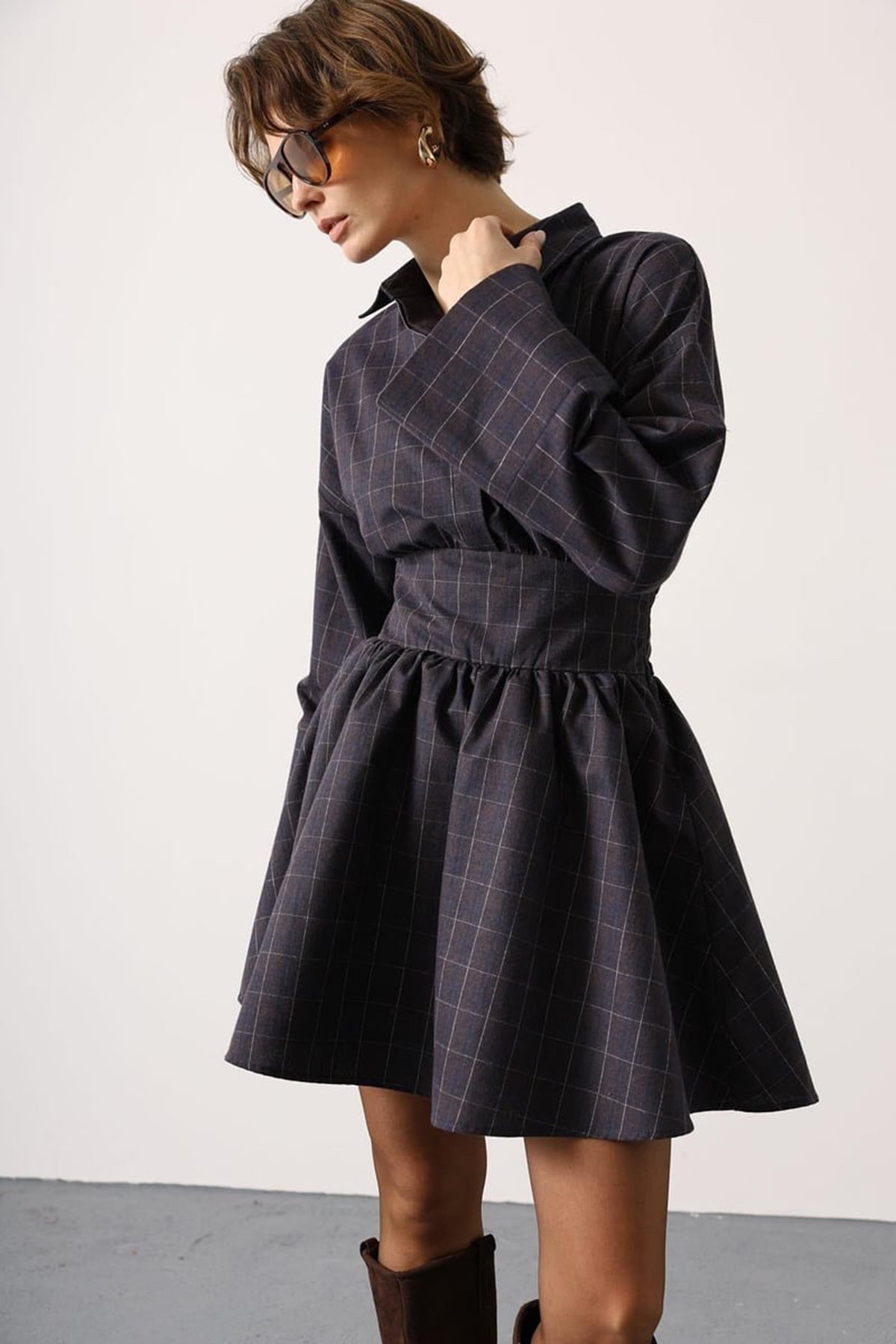 Kadın Lacivert Gömlek Yaka Geniş Manşetli Bağlama Detayli Mini Dokuma Elbise Alc-X15204