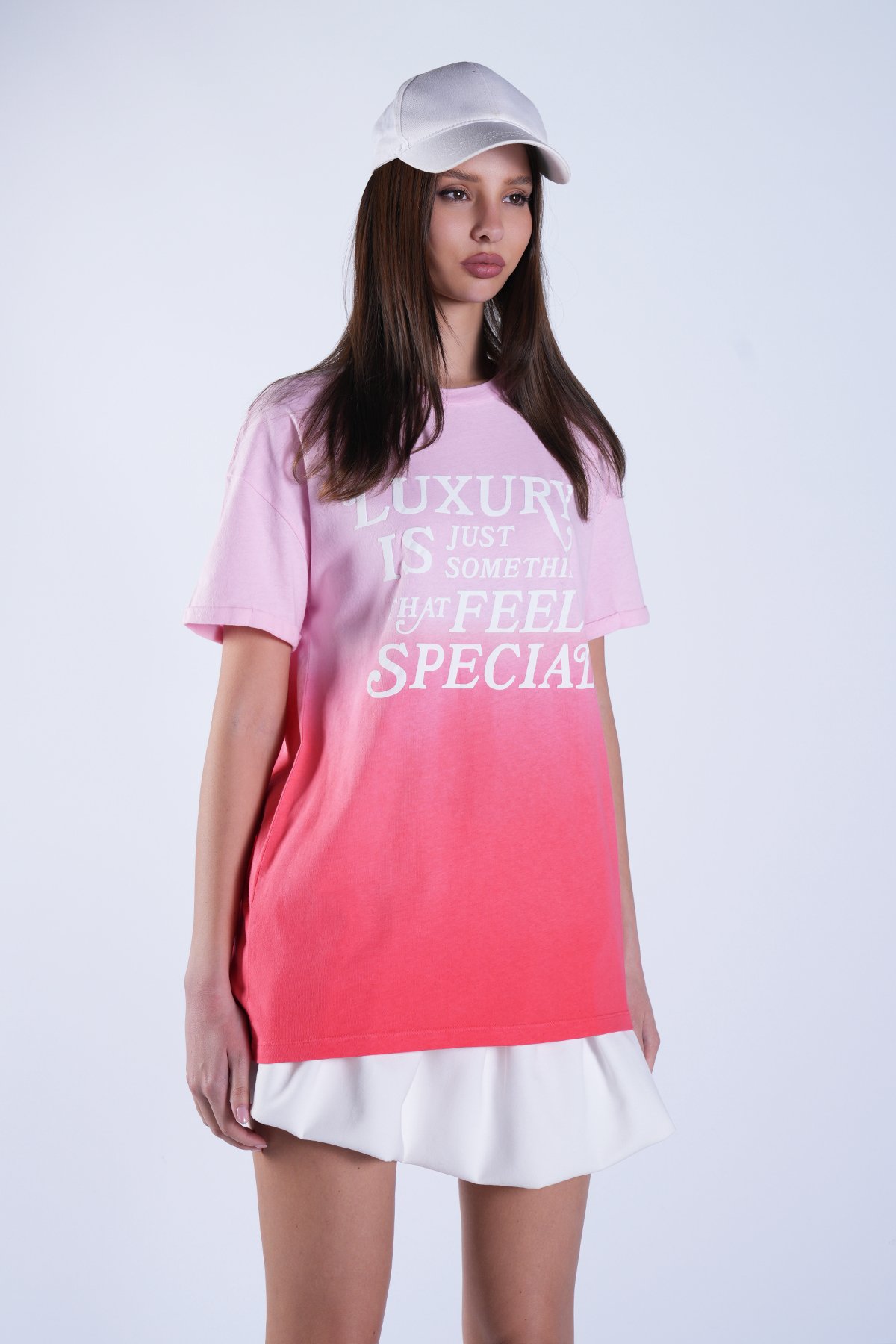 Kadın Pembe Bisiklet Yaka Kabartma Baskılı Renk Geçişli T-Shirt Alc-X15103