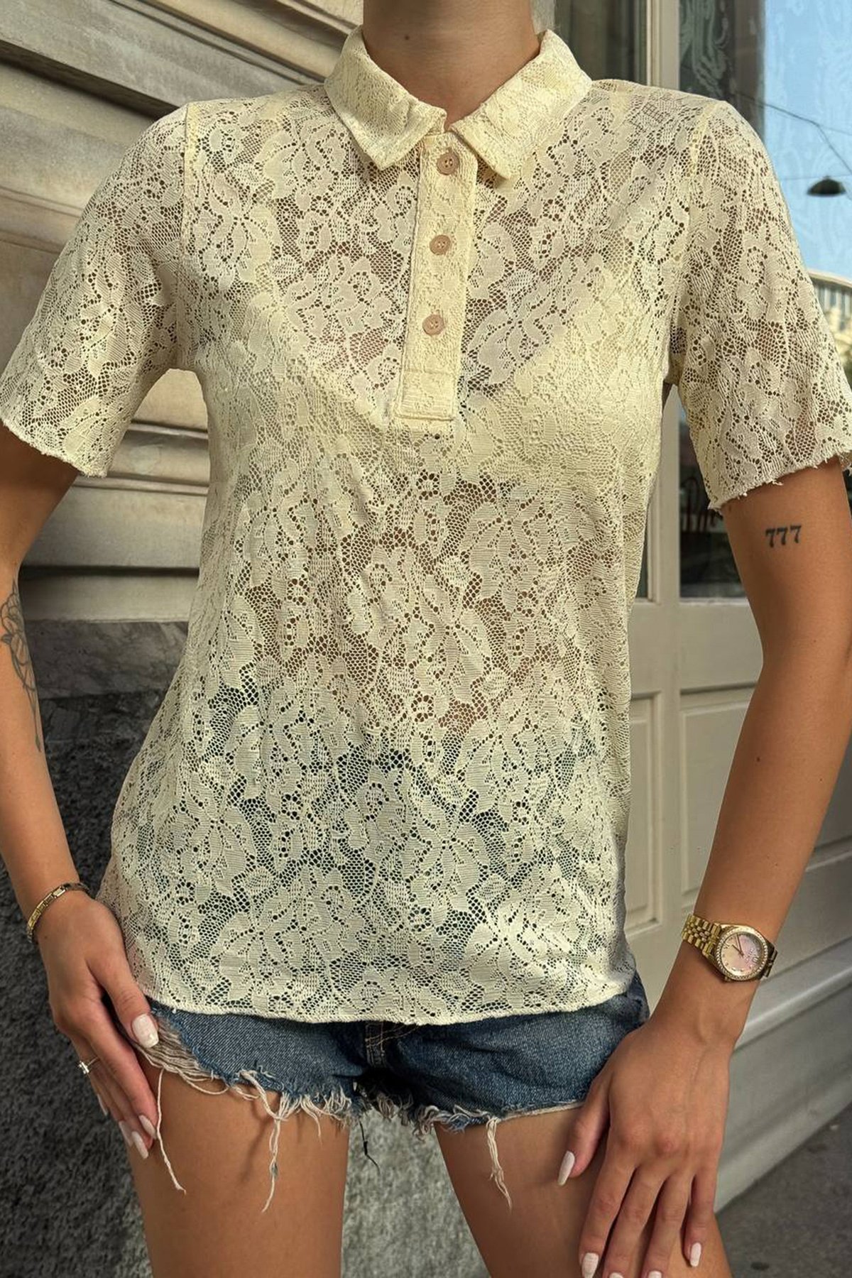 Kadın SARI POLO YAKA YARIM PAT DÜĞMELİ DANTEL T-SHIRT ALC-X15328
