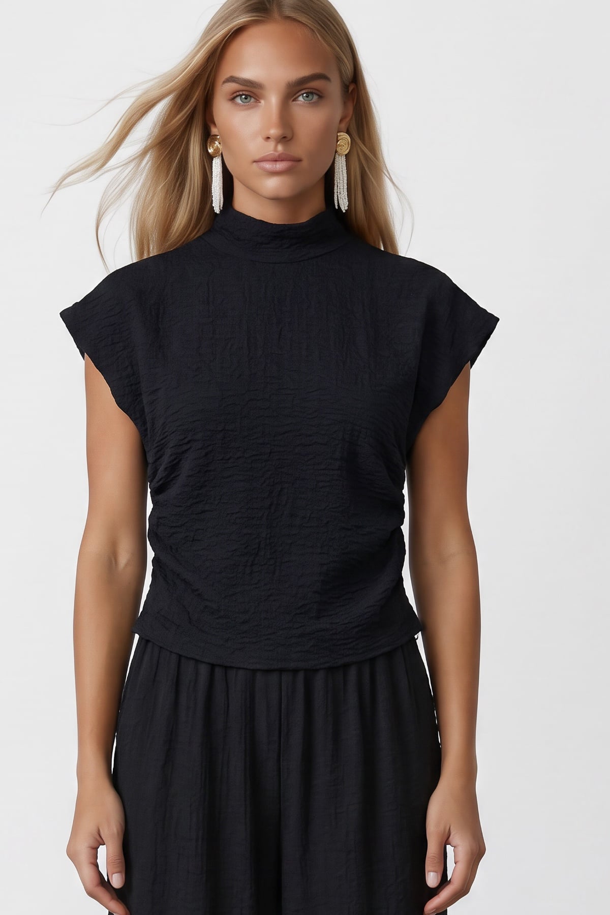 Kadın Siyah Dik Yaka Dokulu Yanları Drapeli Crop Bluz Ve Geniş Paça Pantolon Takım ALC-X13411