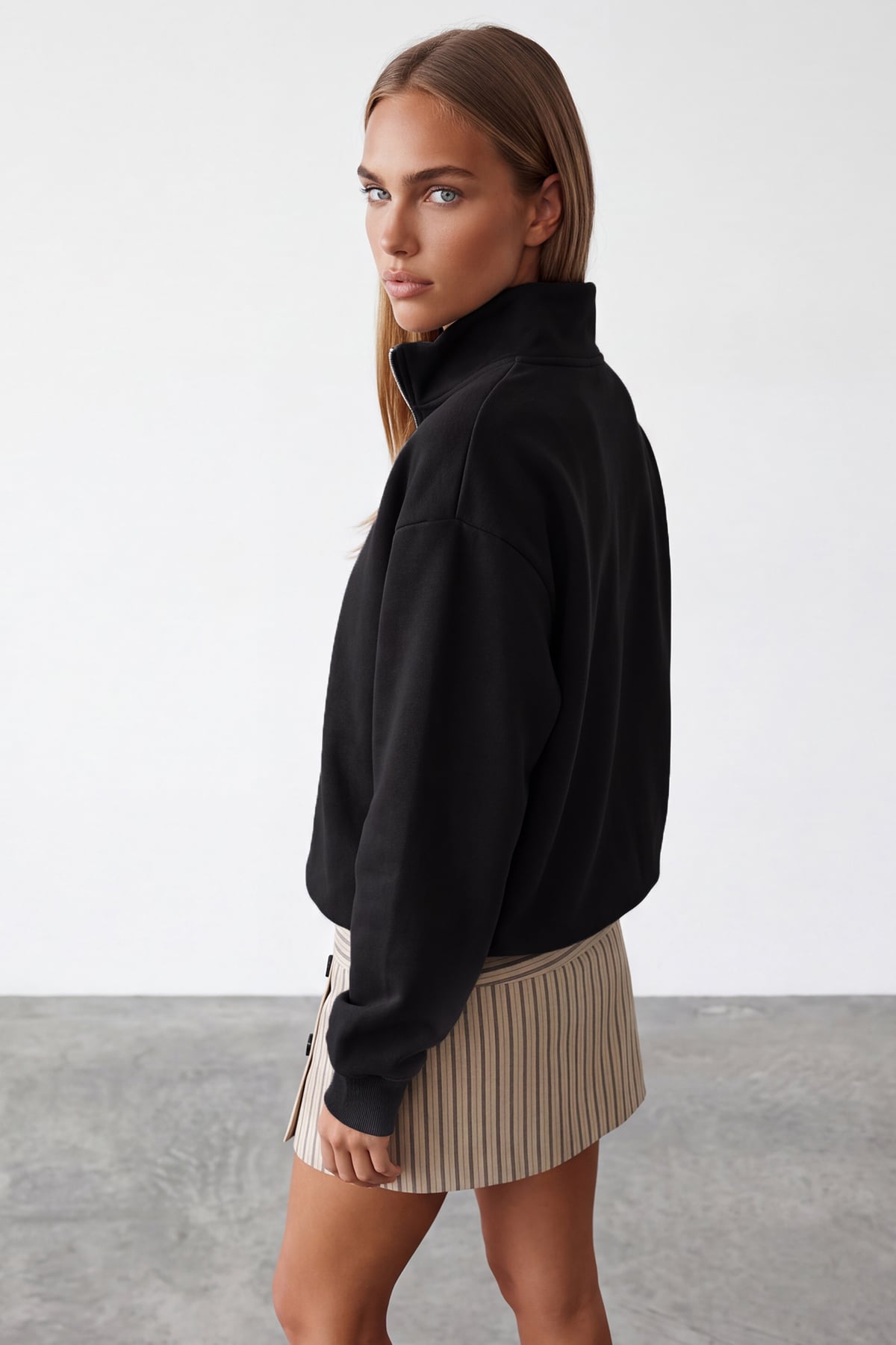Kadın Siyah Dik Yaka Fermuarlı 3 İplik İçi Şardonlu Oversize Sweatshirt Alc-X15729