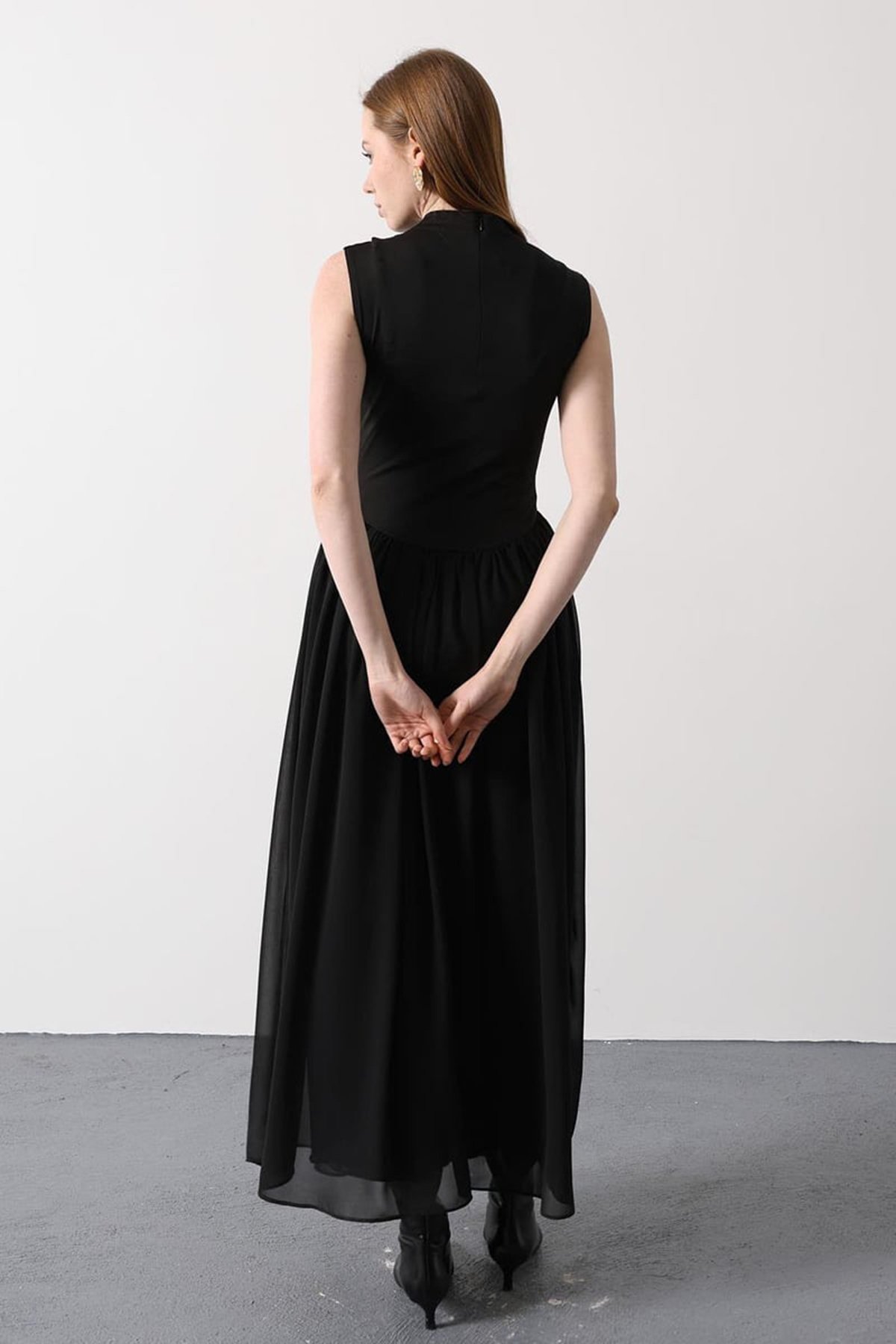 Kadın Siyah Dik Yaka Kolsuz İçi Astarlı Uzun Tül Elbise Alc-X15208