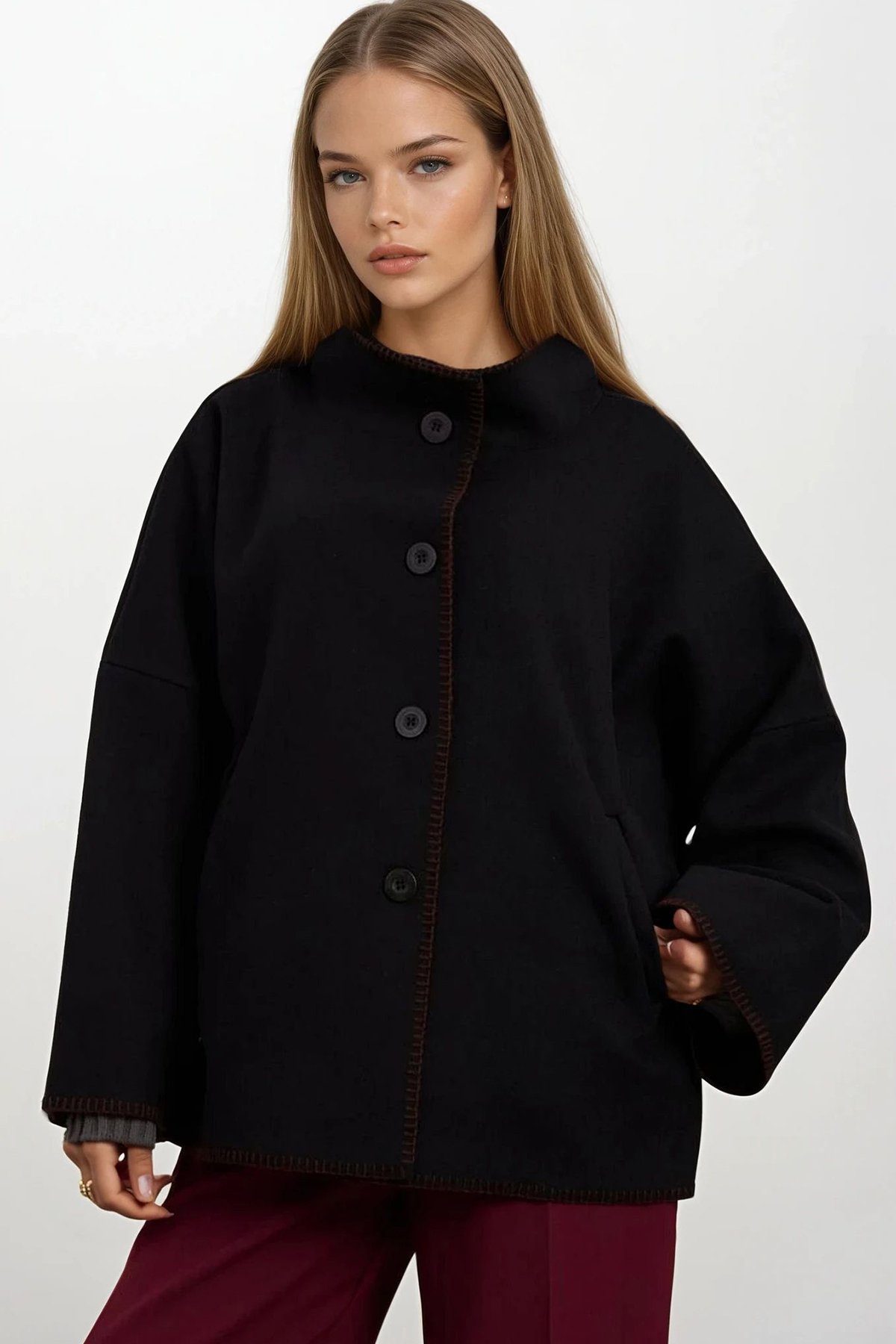 Kadın SİYAH Düğmeli Geniş Kollu Kontrast Dikişli Yırtmaçlı Kaban VS01673