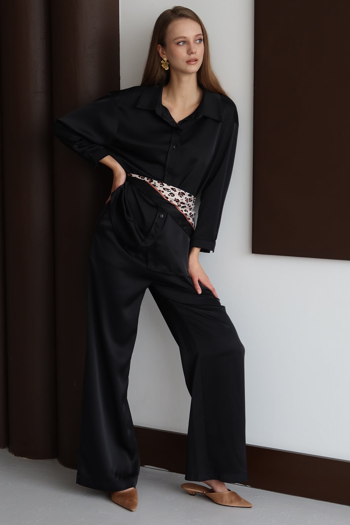 Kadın SİYAH Düğmeli Oversize Saten Gömlek VS01428