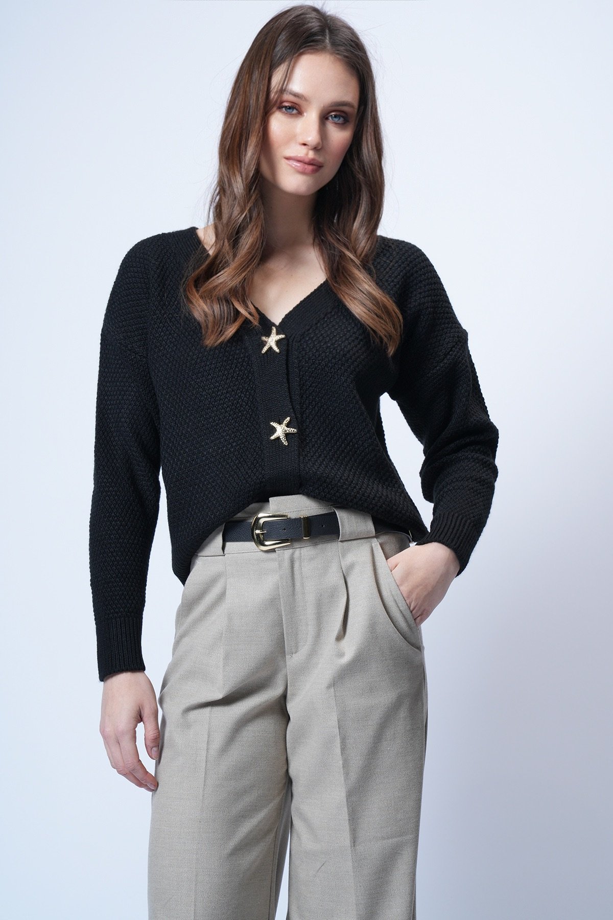 Kadın Siyah Gold Düğme Detaylı V Yaka Triko Hırka Alc-X14754