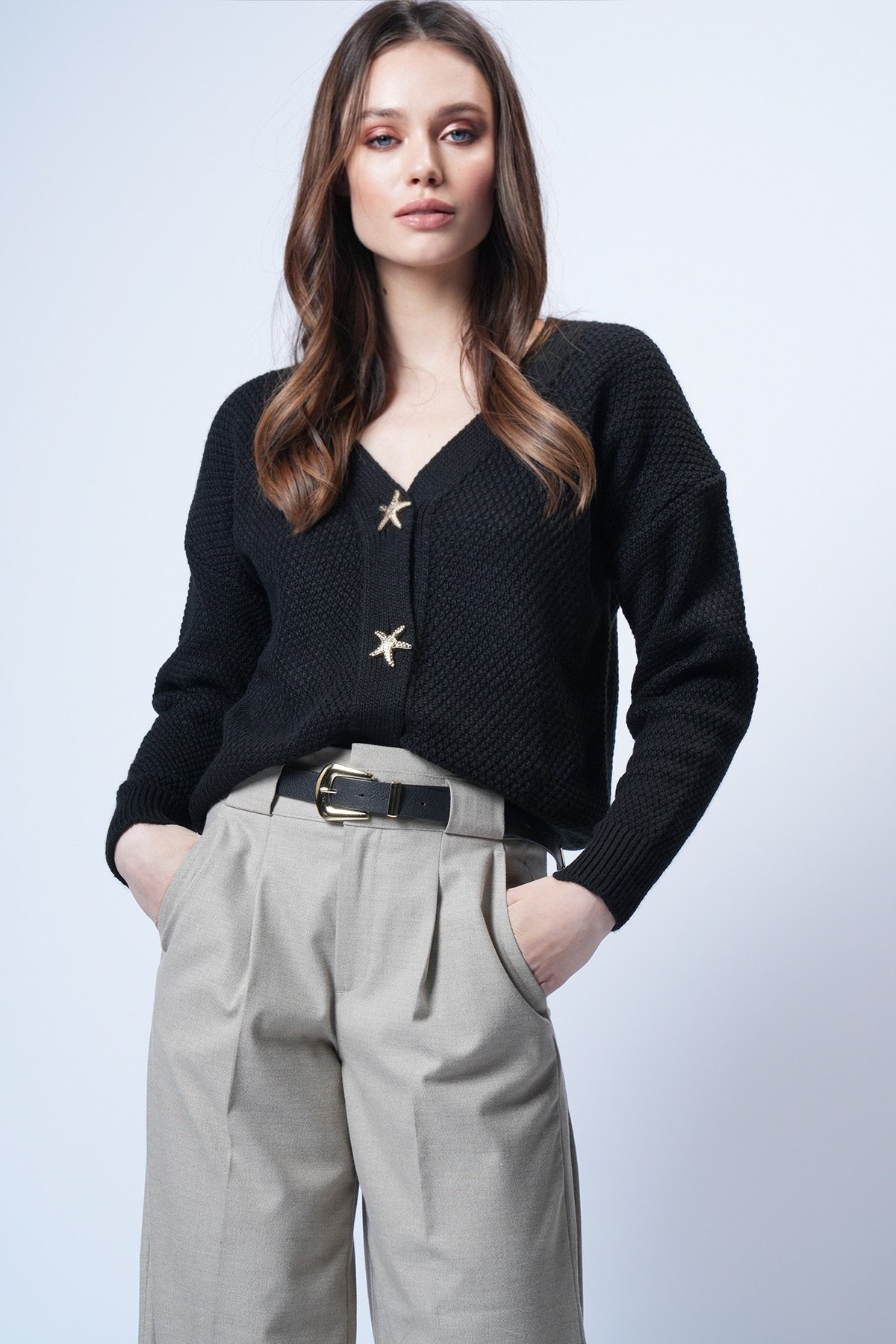 Kadın Siyah Gold Düğme Detaylı V Yaka Triko Hırka Alc-X14754