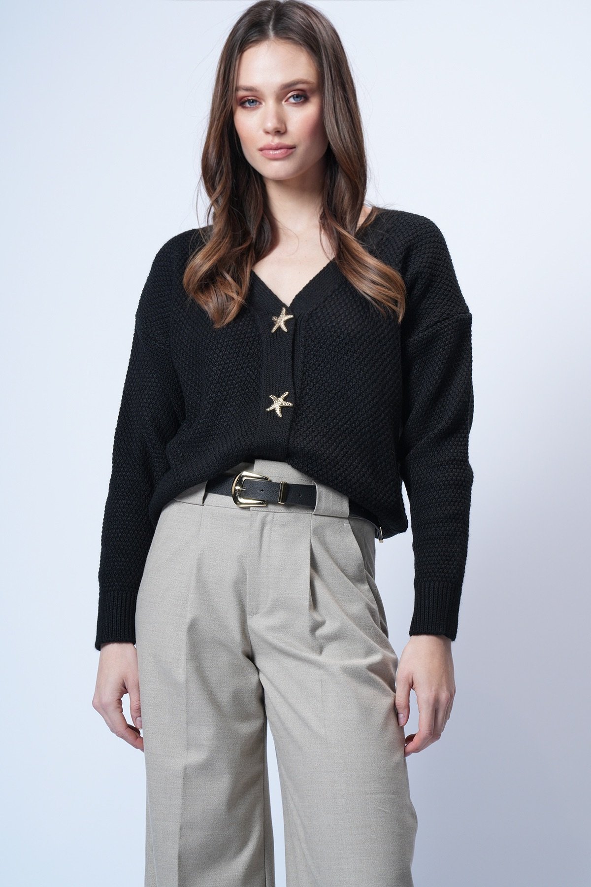 Kadın Siyah Gold Düğme Detaylı V Yaka Triko Hırka Alc-X14754