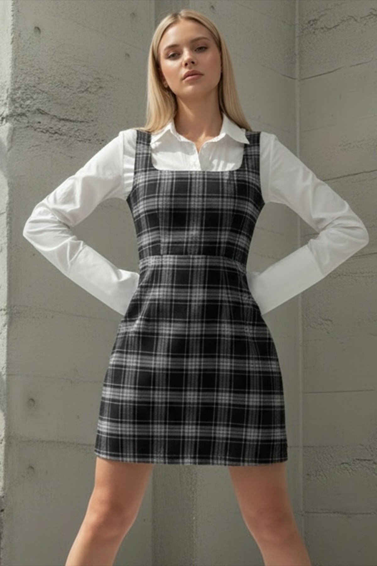 Kadın SİYAH KARE YAKA EKOSE DESENLİ DOKUMA MİNİ JİLE ELBİSE ALC-X15311