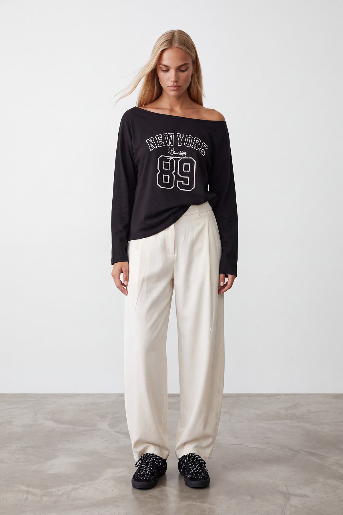 Kadın Siyah Kayık Yaka Baskılı Modal Sweatshirt Alc-X15731