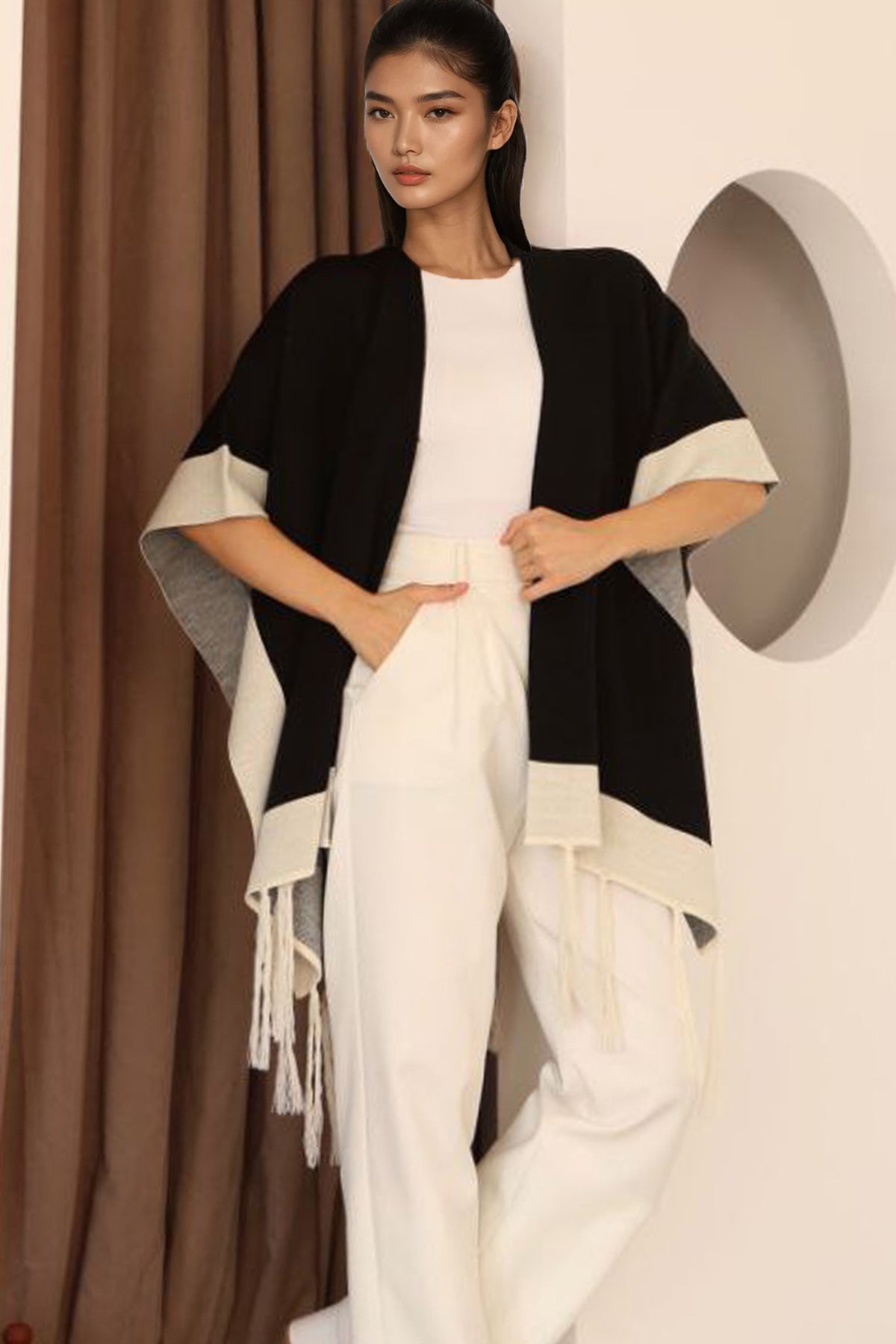 Kadın Siyah Kontrast Şeritli Püsküllü Panço Alc-X14746