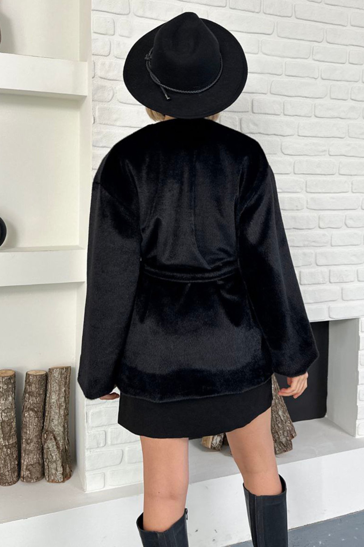 Kadın SİYAH Kuşak Detaylı Peluş Kaban VS01586