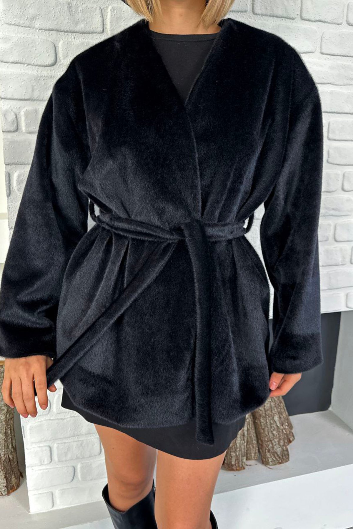 Kadın SİYAH Kuşak Detaylı Peluş Kaban VS01586