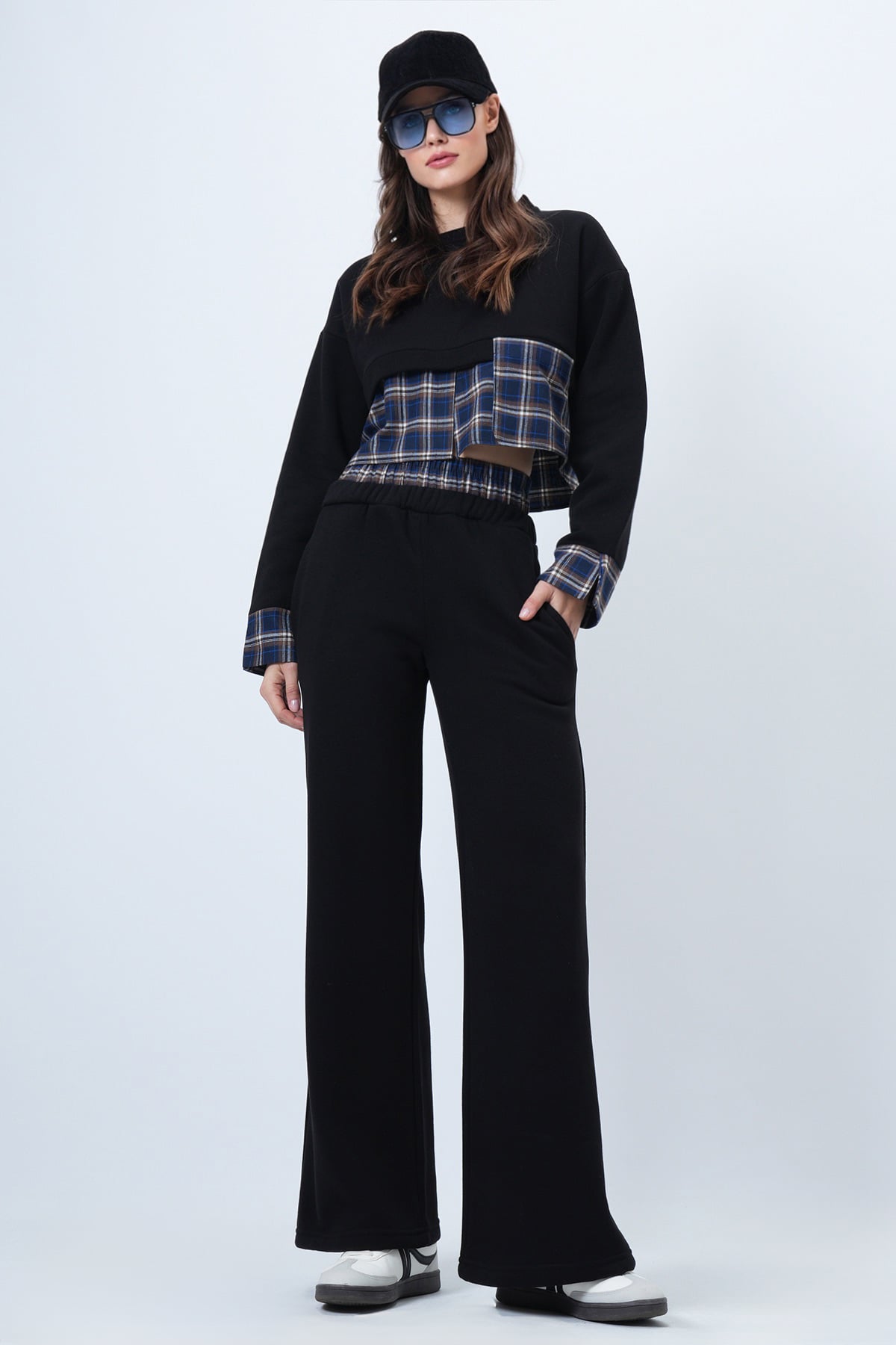 Kadın SİYAH-LACİVERT Ekose Detaylı Sweatshirt Ve Geniş Paça Pantolon Takım VS01524