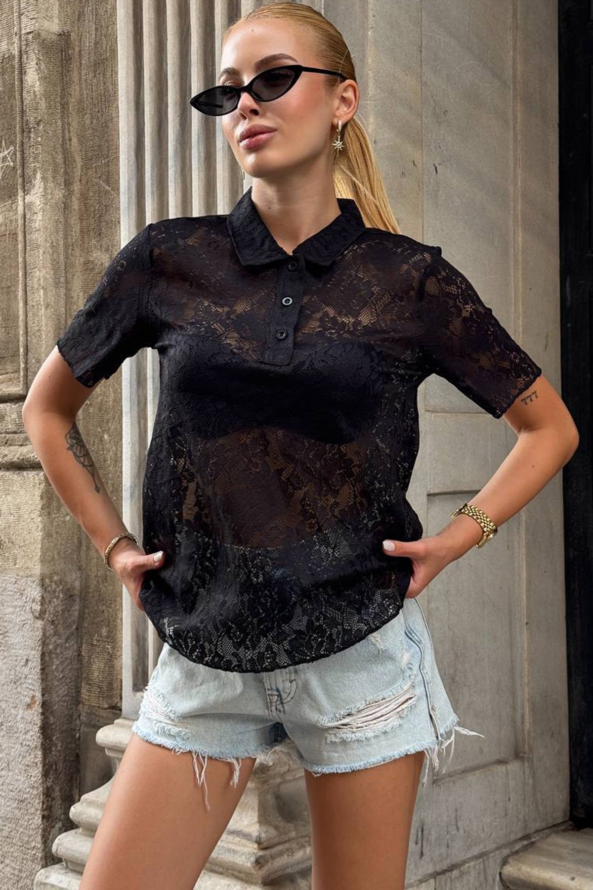 Kadın SİYAH POLO YAKA YARIM PAT DÜĞMELİ DANTEL T-SHIRT ALC-X15328