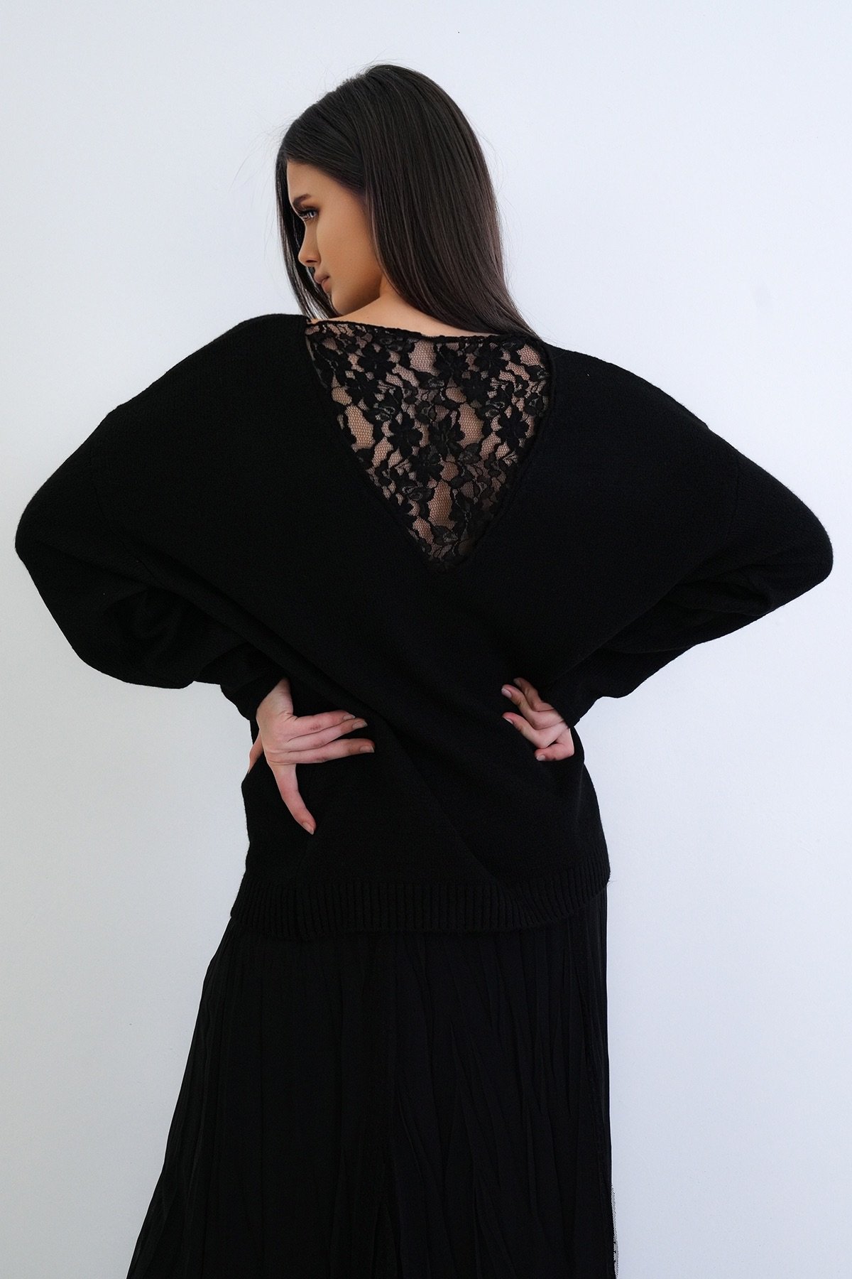 Kadın Siyah Sırtı Dantel Detaylı Oversize Triko Bluz Alc-X15281