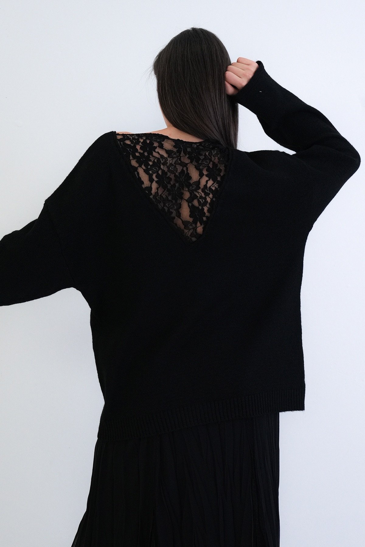 Kadın Siyah Sırtı Dantel Detaylı Oversize Triko Bluz Alc-X15281