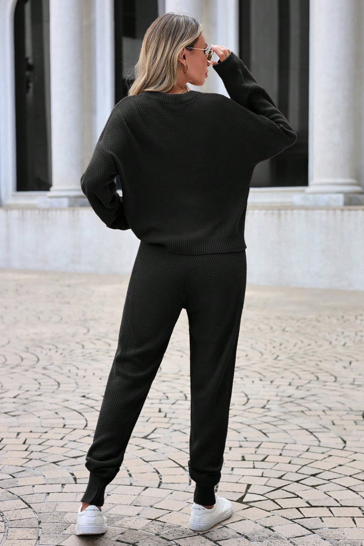 Kadın SİYAH Triko Bisiklet Yaka Uzun Kollu Bluz Ve Bağcıklı Jogger Pantolon Takım VS00935