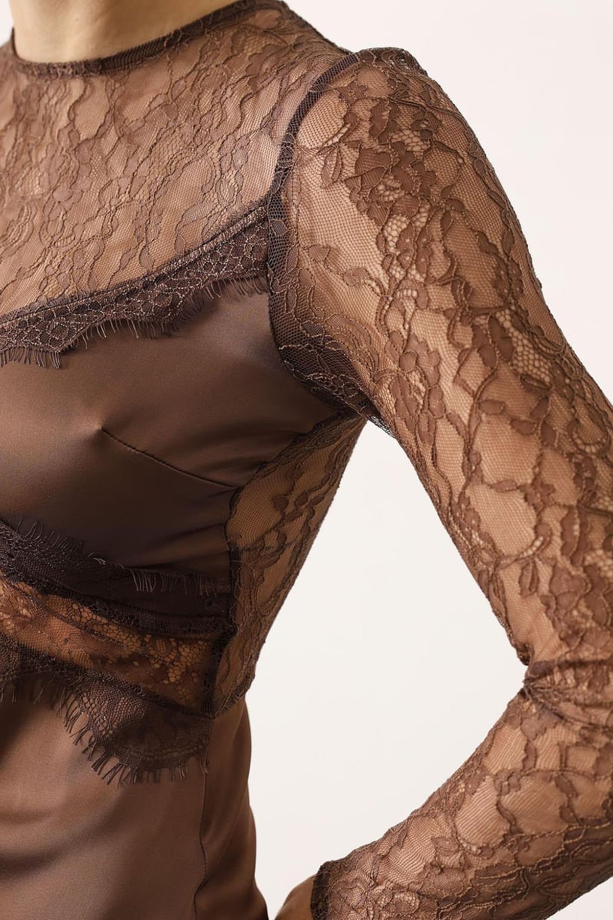 Kadın Tarçın Kahve Dantel Detaylı  Fermuarlı Saten Maxi Boy Elbise Alc-X15202