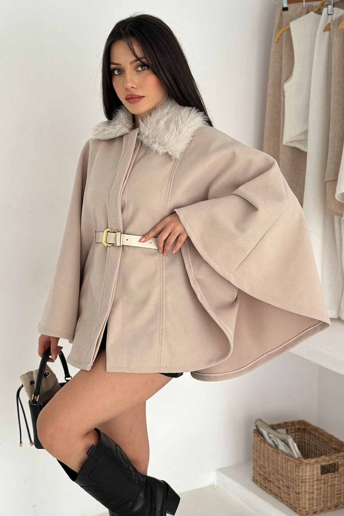 Kadın TAŞ Düğmeli Kemer Detaylı Suni Kürk Yaka Panço VS01570