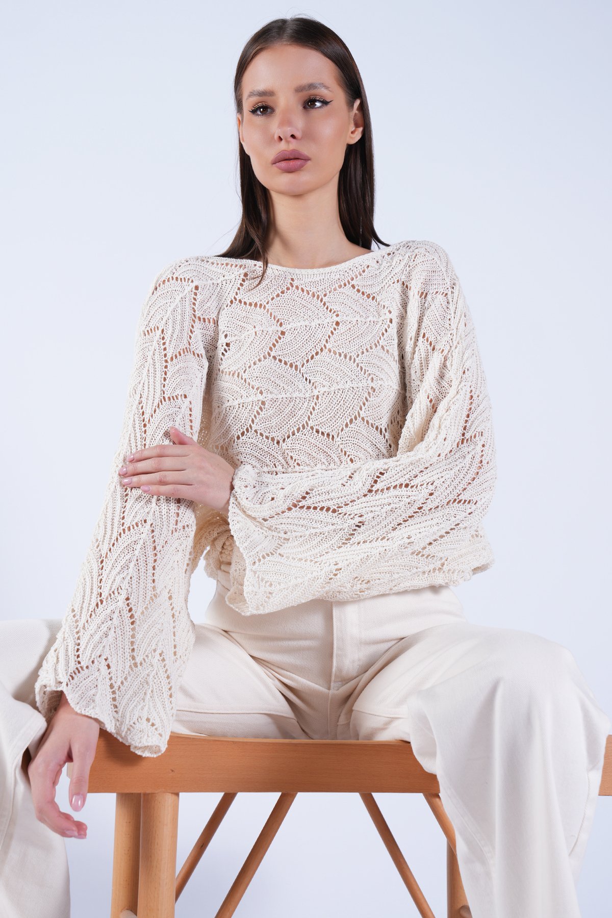 Kadın Vanilya Kayık Yaka Yaprak Desenli Salaş Crop Triko Bluz Alc-X15111