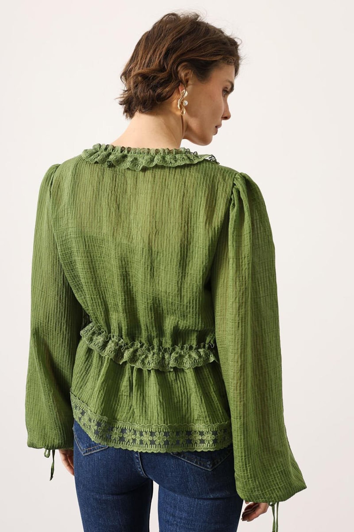 Kadın Yeşil V Yaka Fırfır Detaylı Dokuma Bluz Alc-X15197