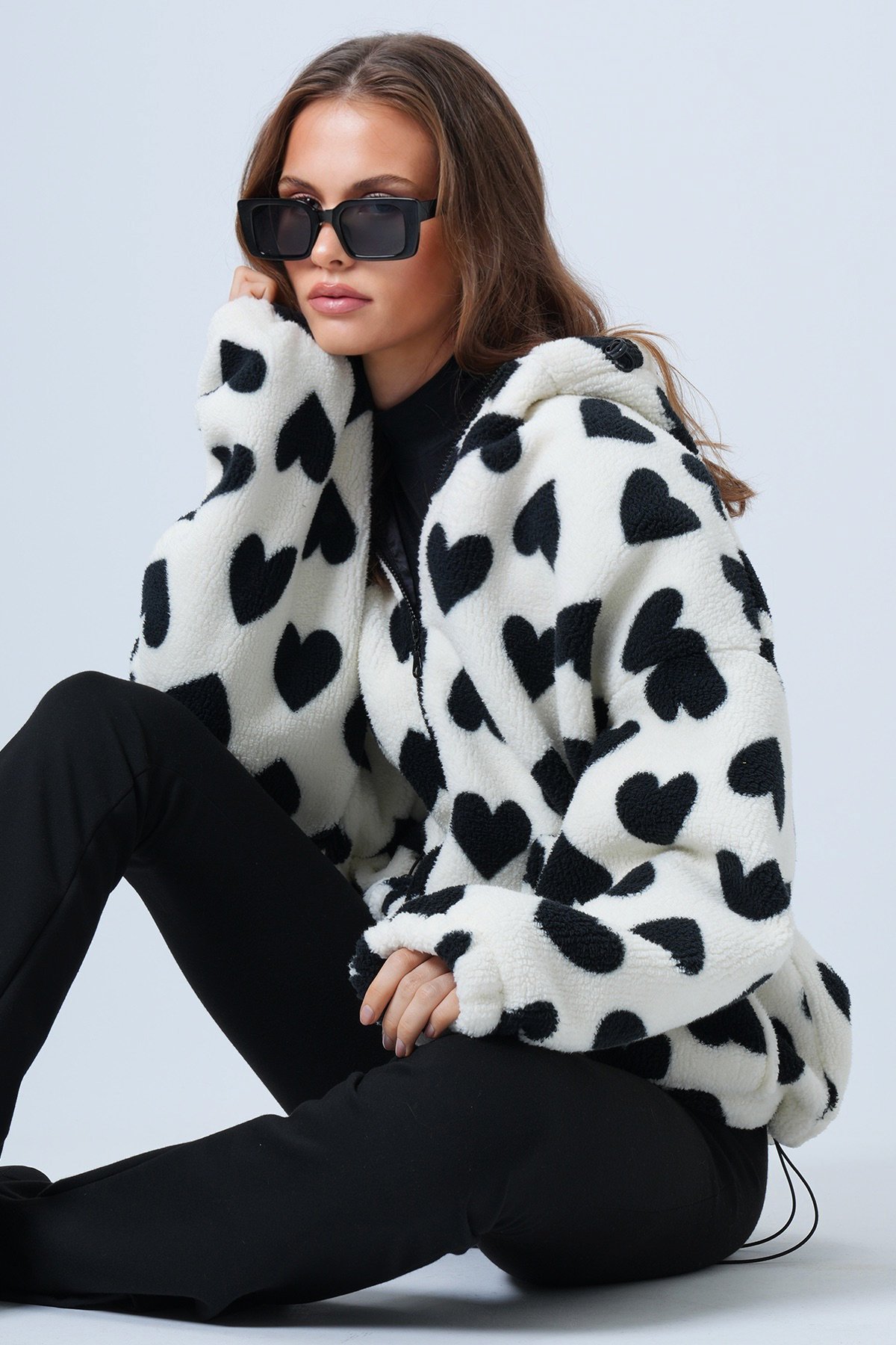 Kalpli Dik Yaka İçi Astarlı Cepli Oversize Peluş Mont - EKRU