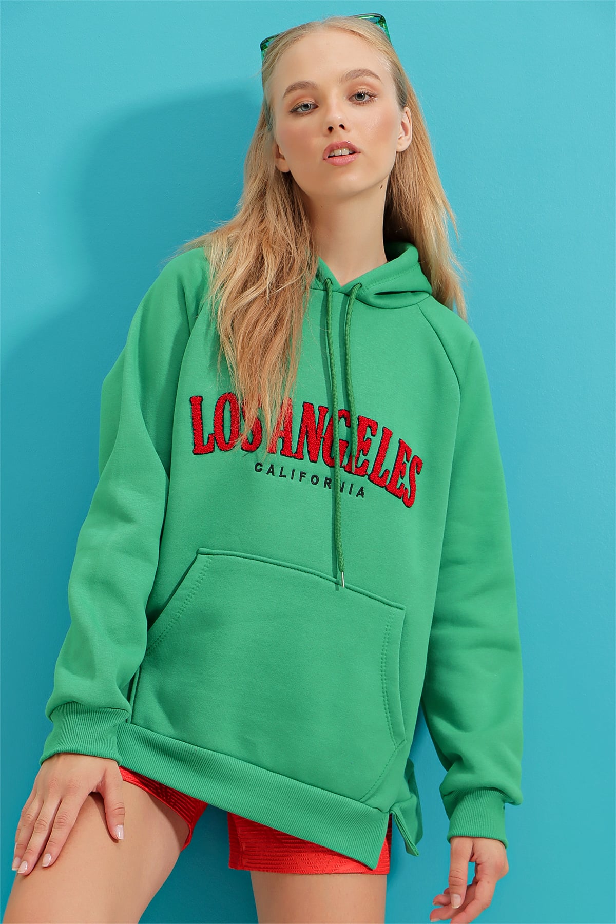 Kanguru Cepli Süzene Nakışlı İçi Şardonlu Kışlık Sweatshirt - Yeşil