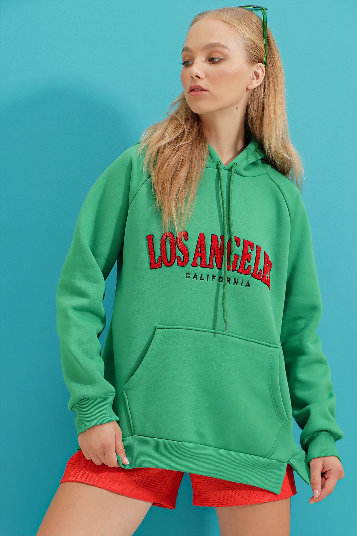 Kanguru Cepli Süzene Nakışlı İçi Şardonlu Kışlık Sweatshirt - Yeşil