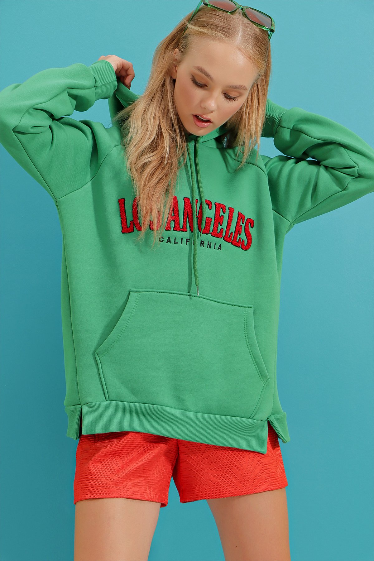 Kanguru Cepli Süzene Nakışlı İçi Şardonlu Kışlık Sweatshirt - Yeşil