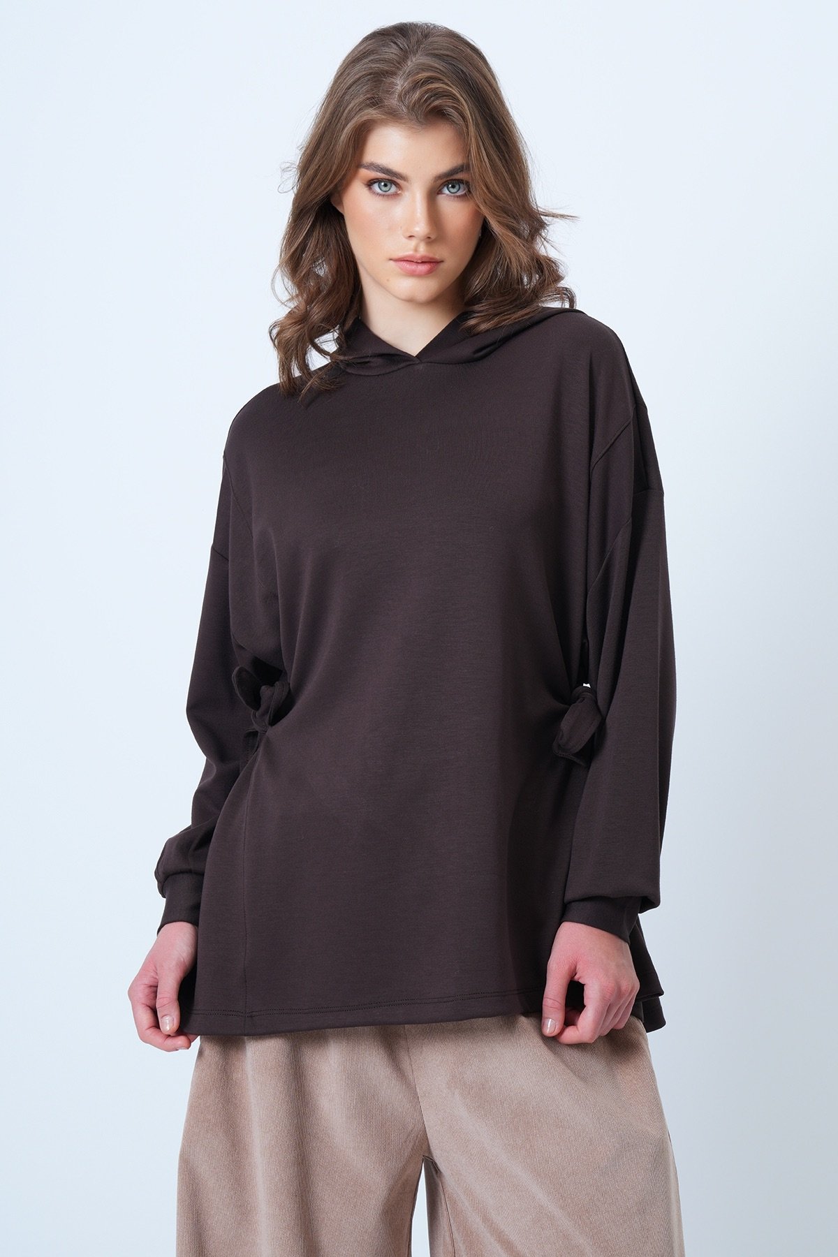 Kapsonlu Yandan Bağlamalı Modal Oversize Sweatshirt - KAHVERENGİ