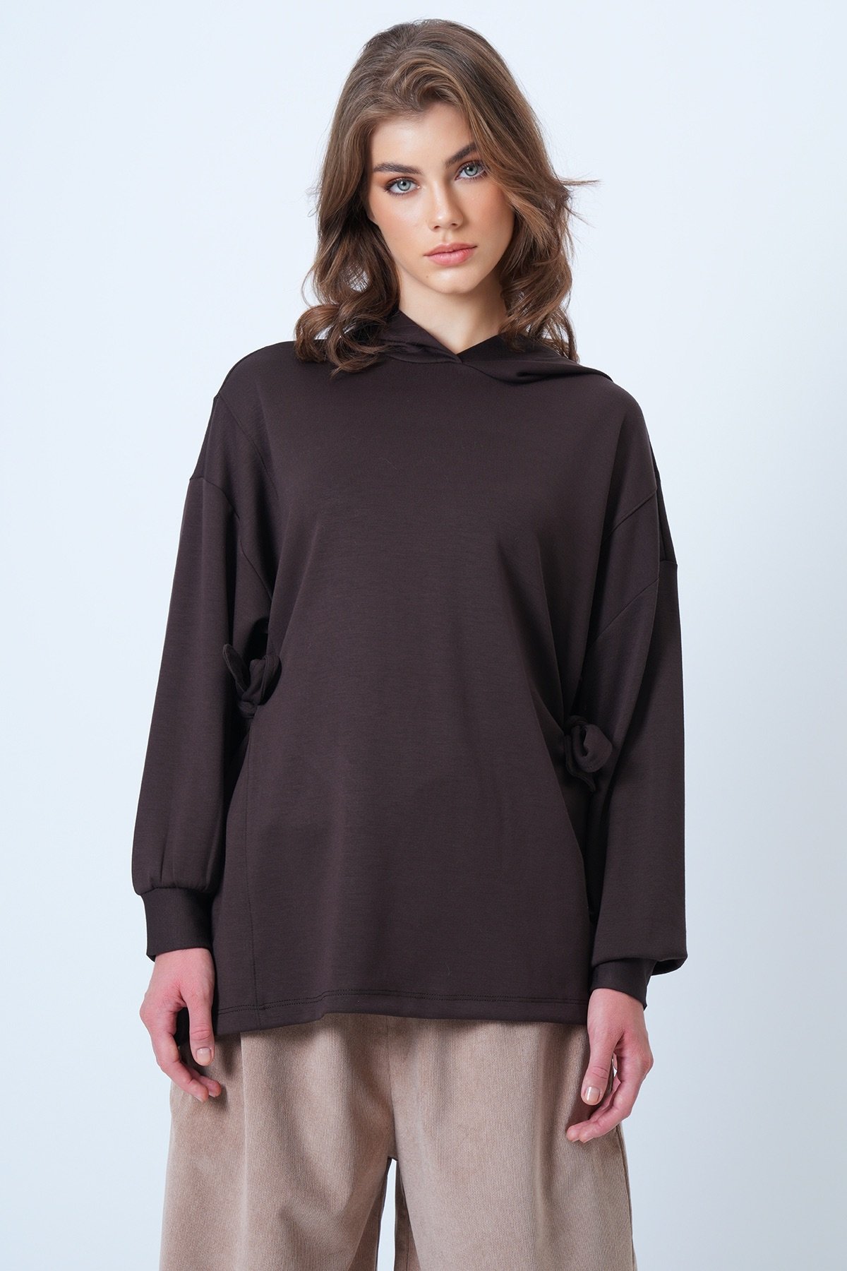 Kapsonlu Yandan Bağlamalı Modal Oversize Sweatshirt - KAHVERENGİ