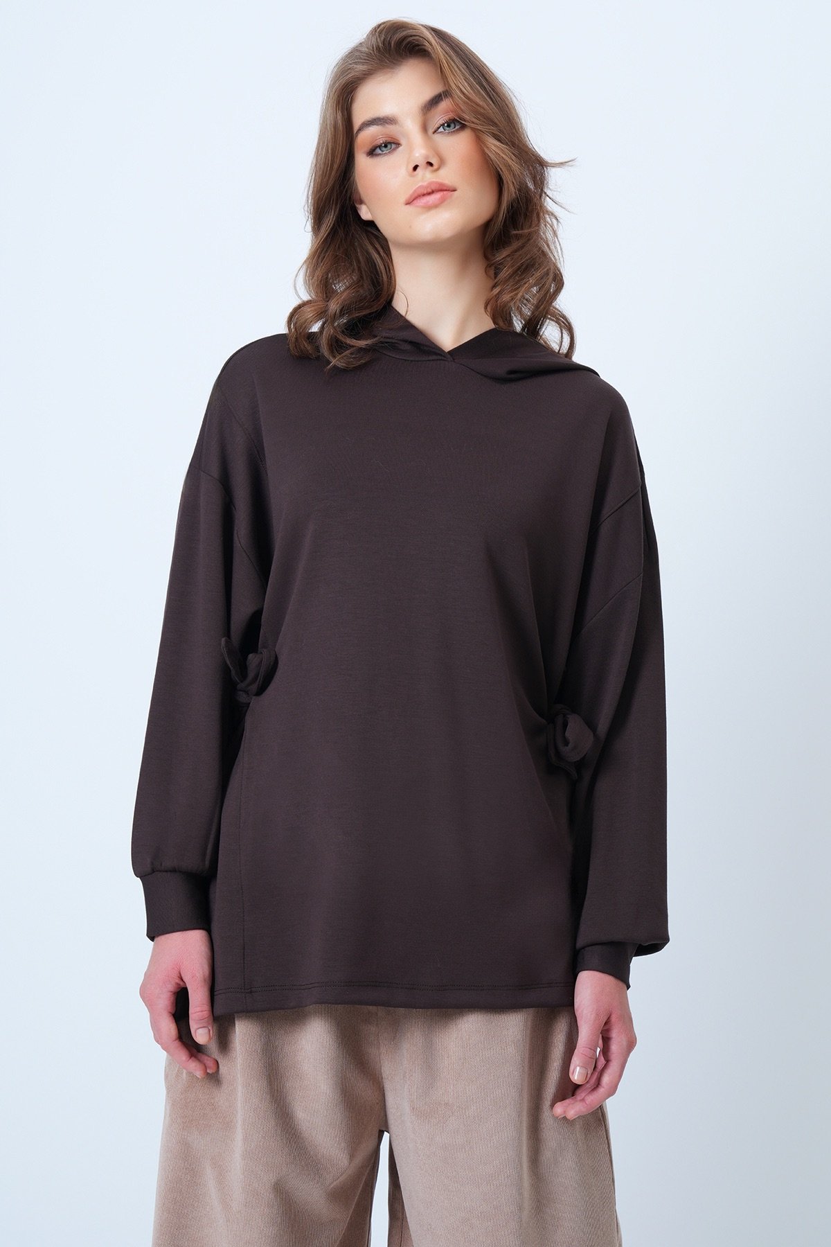 Kapsonlu Yandan Bağlamalı Modal Oversize Sweatshirt - KAHVERENGİ