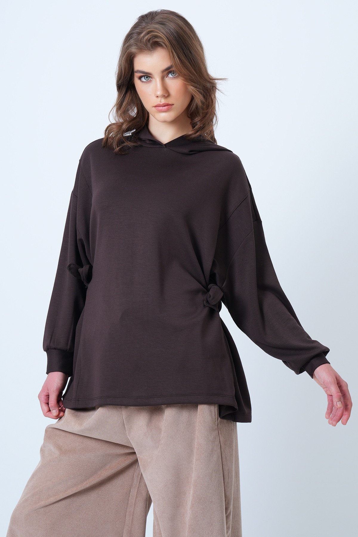 Kapsonlu Yandan Bağlamalı Modal Oversize Sweatshirt - KAHVERENGİ