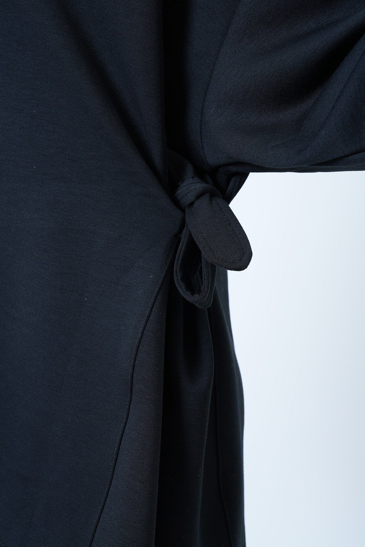 Kapsonlu Yandan Bağlamalı Modal Oversize Sweatshirt - SİYAH