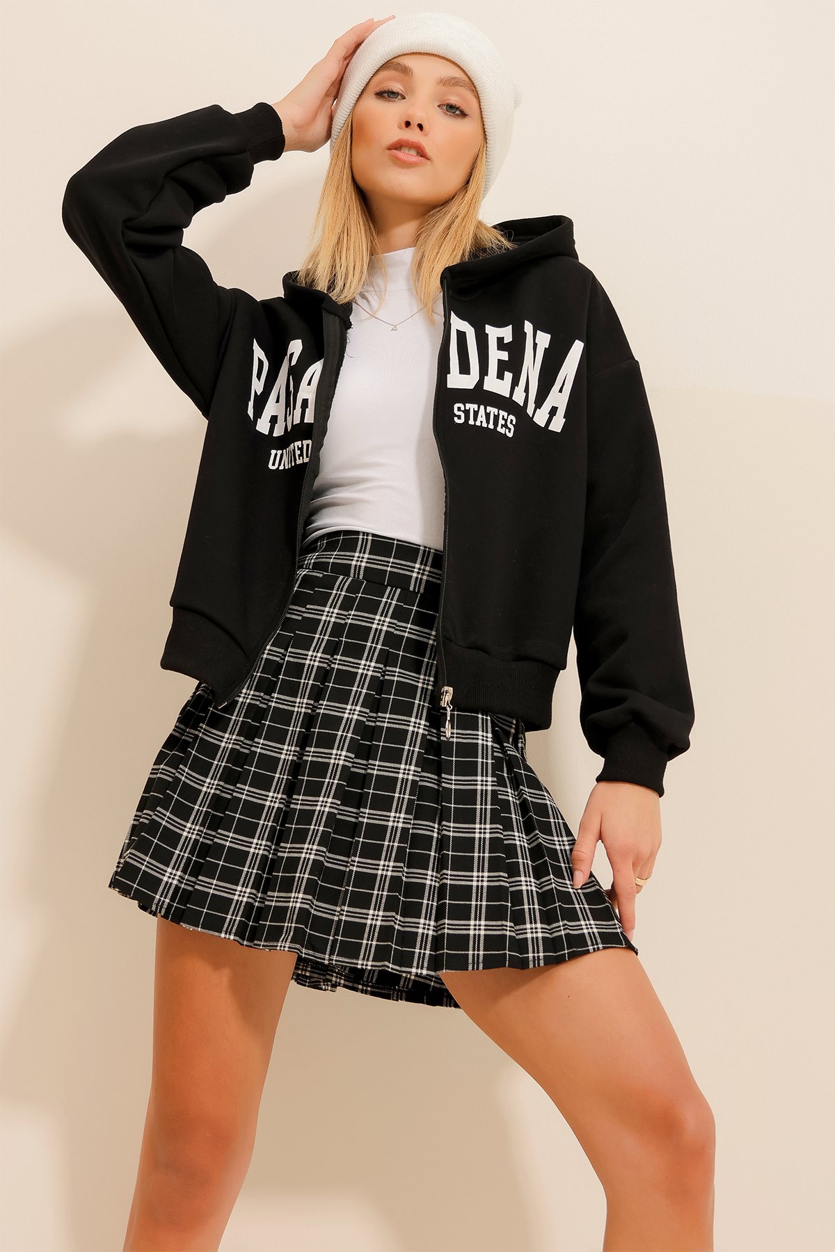 Kapüşonlu Baskılı İçi Şardonlu Fermuarlı Sweatshirt - Siyah
